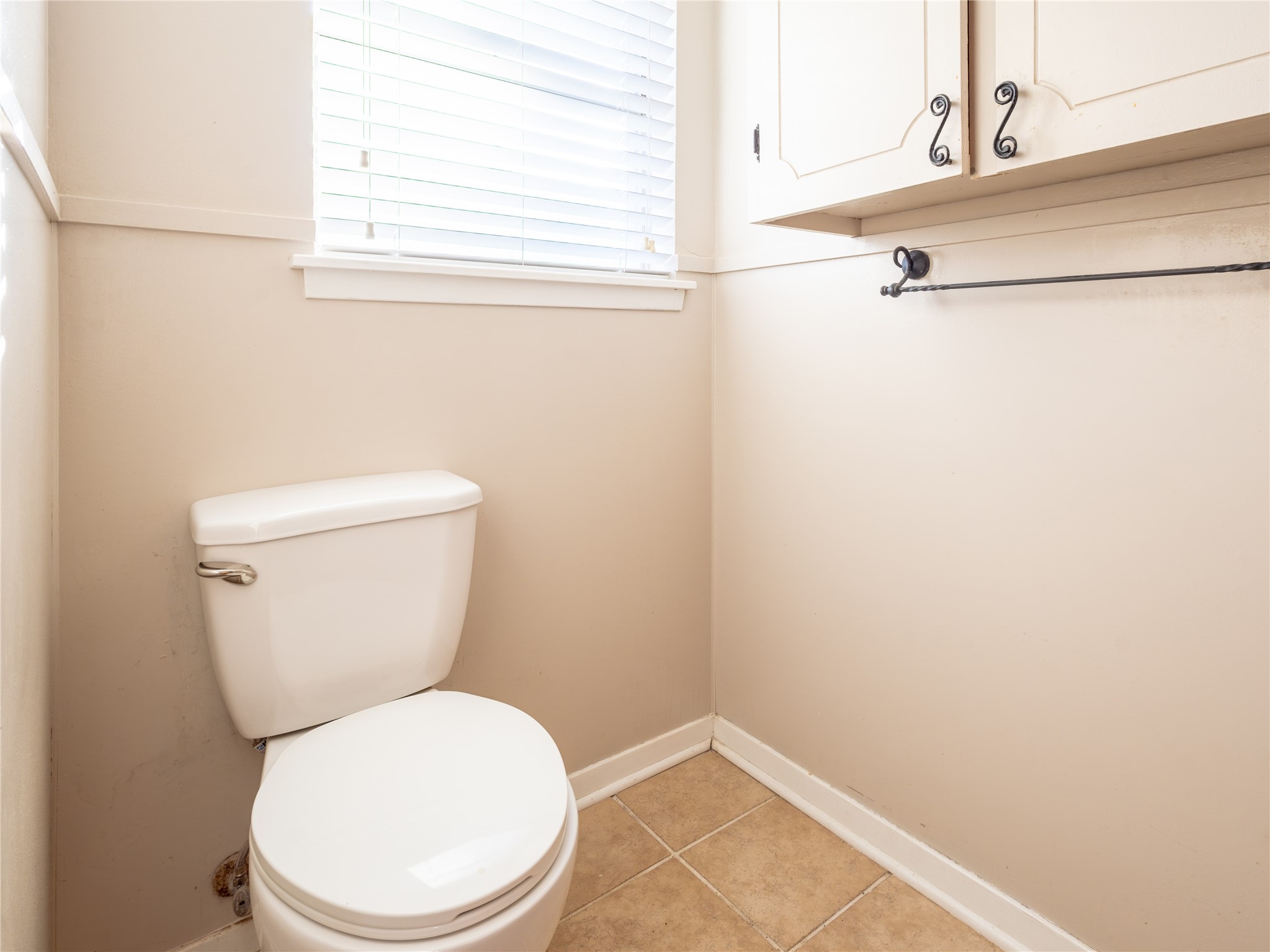 2728 Encino Property Photo 28