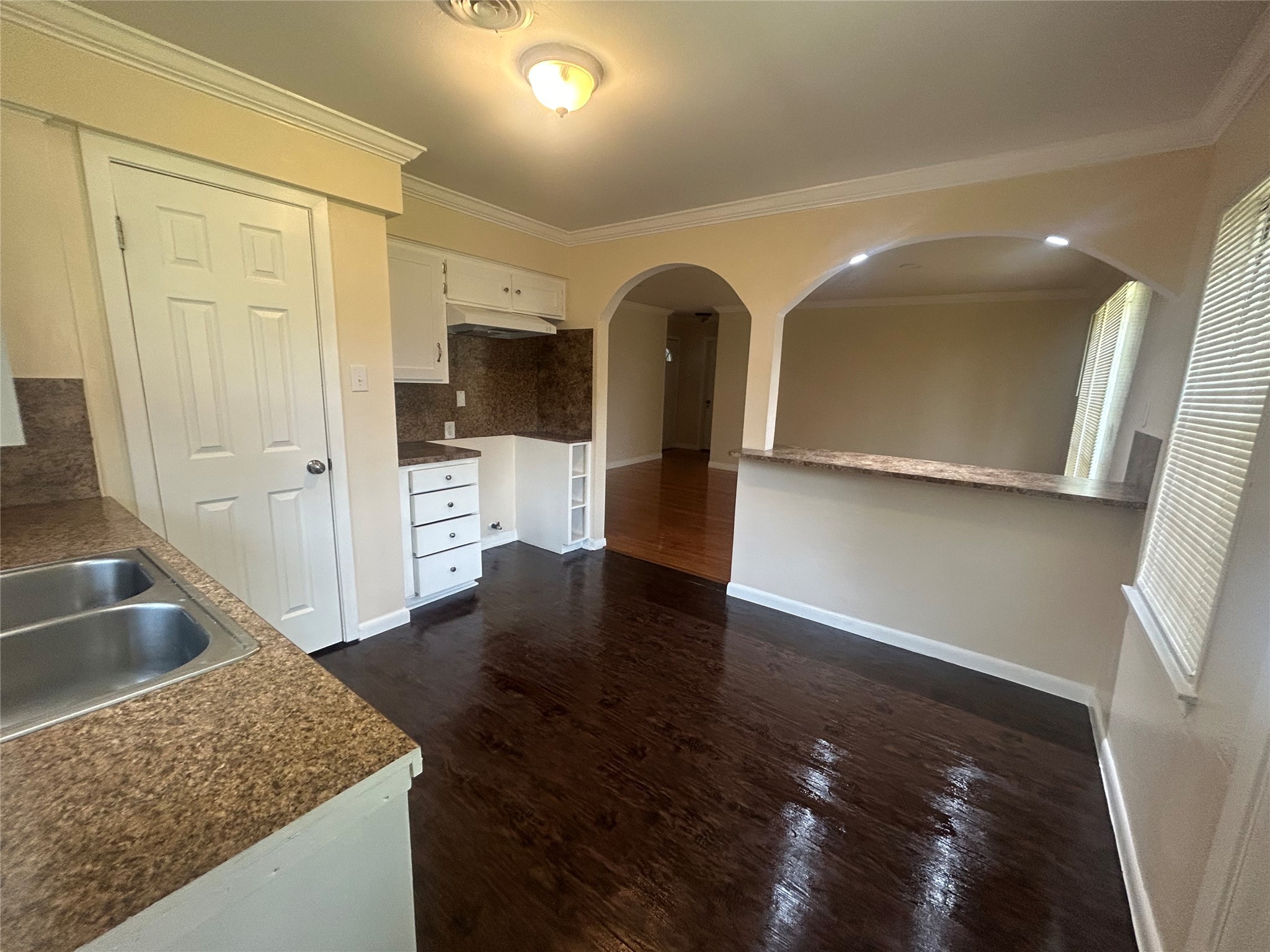 10211 Hinds Street Property Photo 4
