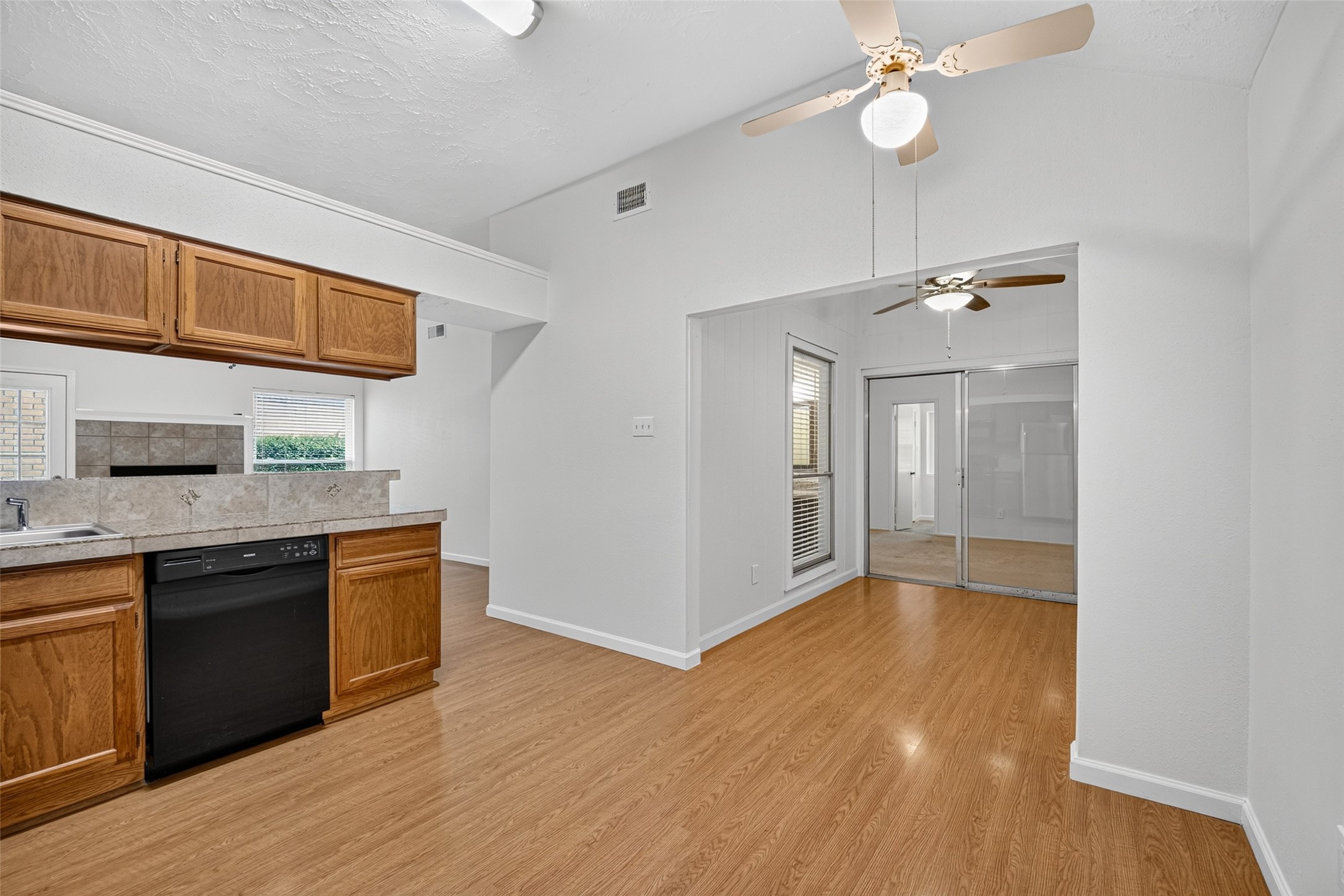 1220 Chelsea Lane Property Photo 11