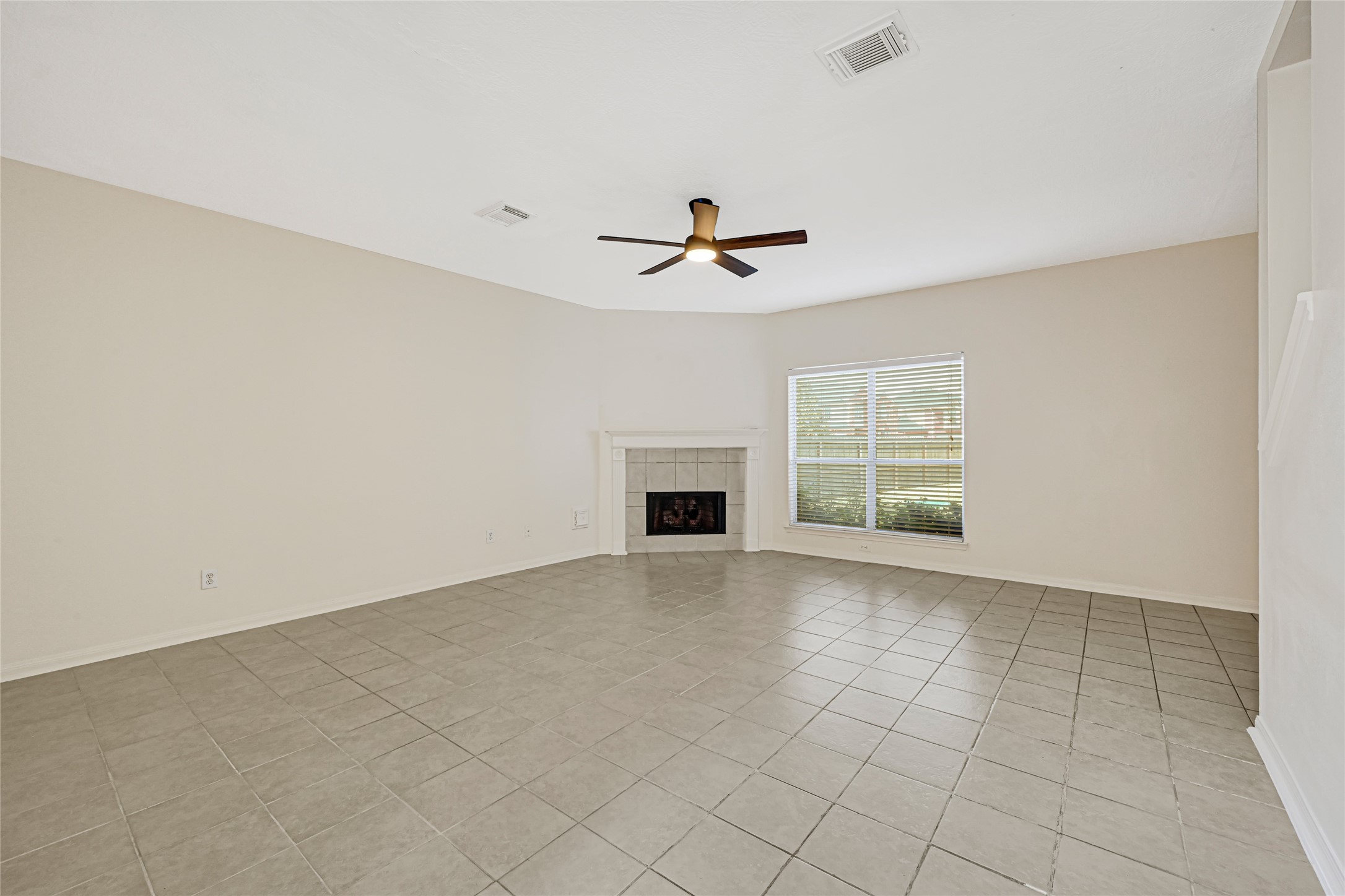 13803 Vickston Lane Property Photo 6