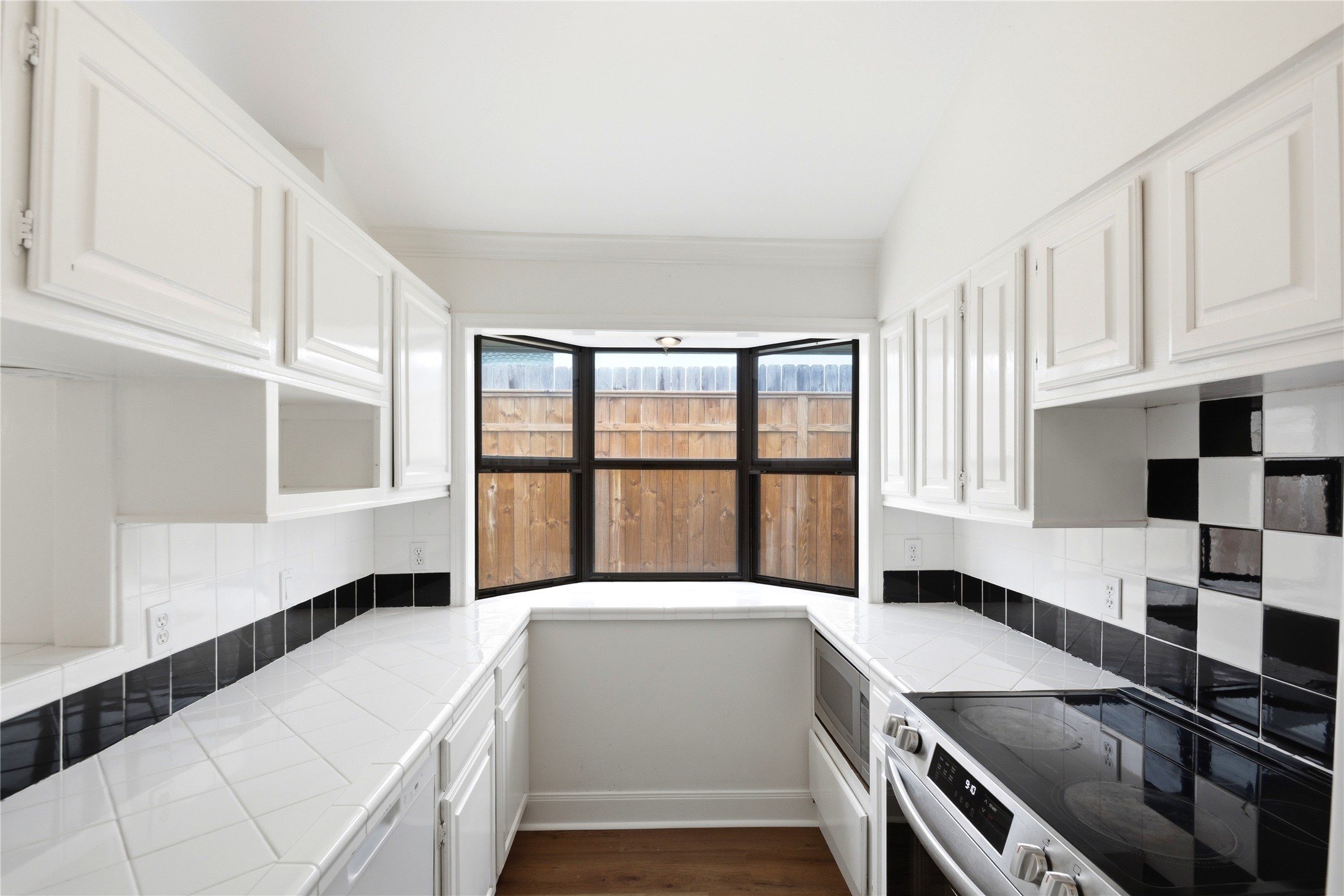 2501 Driscoll Street Property Photo 12