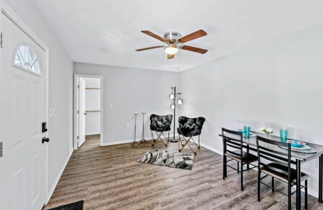 12918 Peggys Lane B Property Photo 5