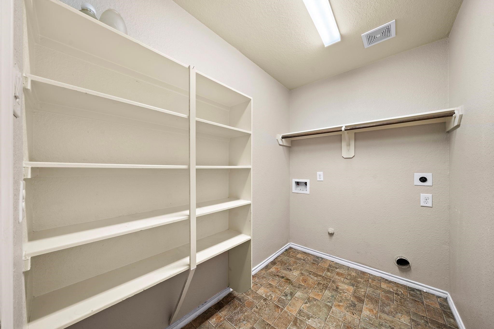 20306 Silent Vale Lane Property Photo 9
