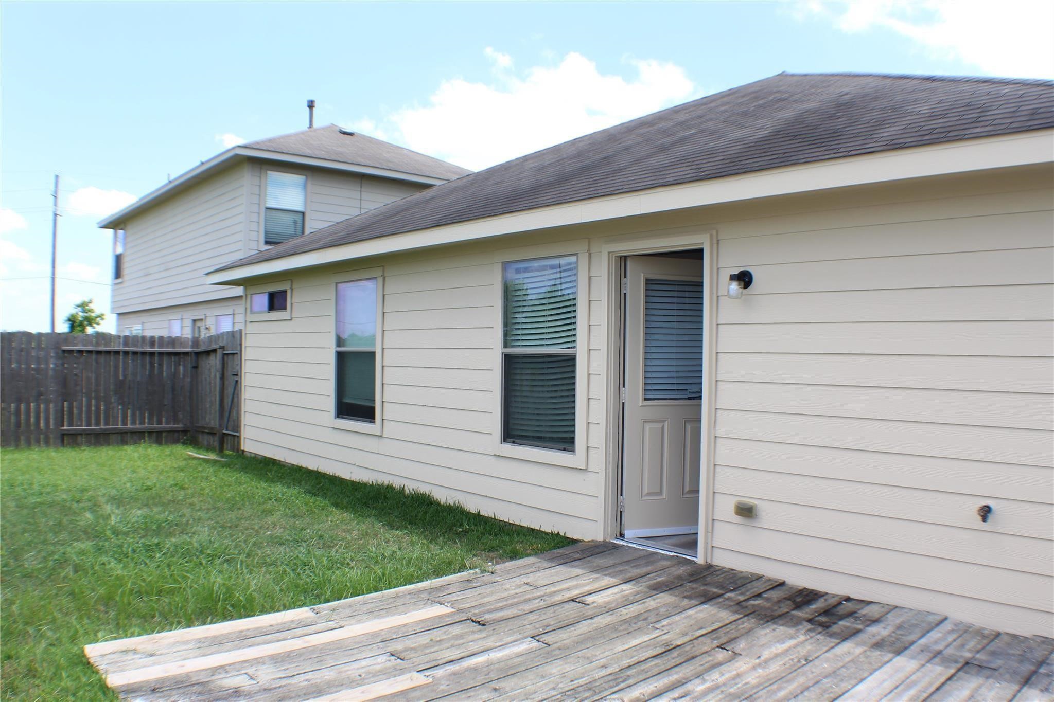 20306 Silent Vale Lane Property Photo 10