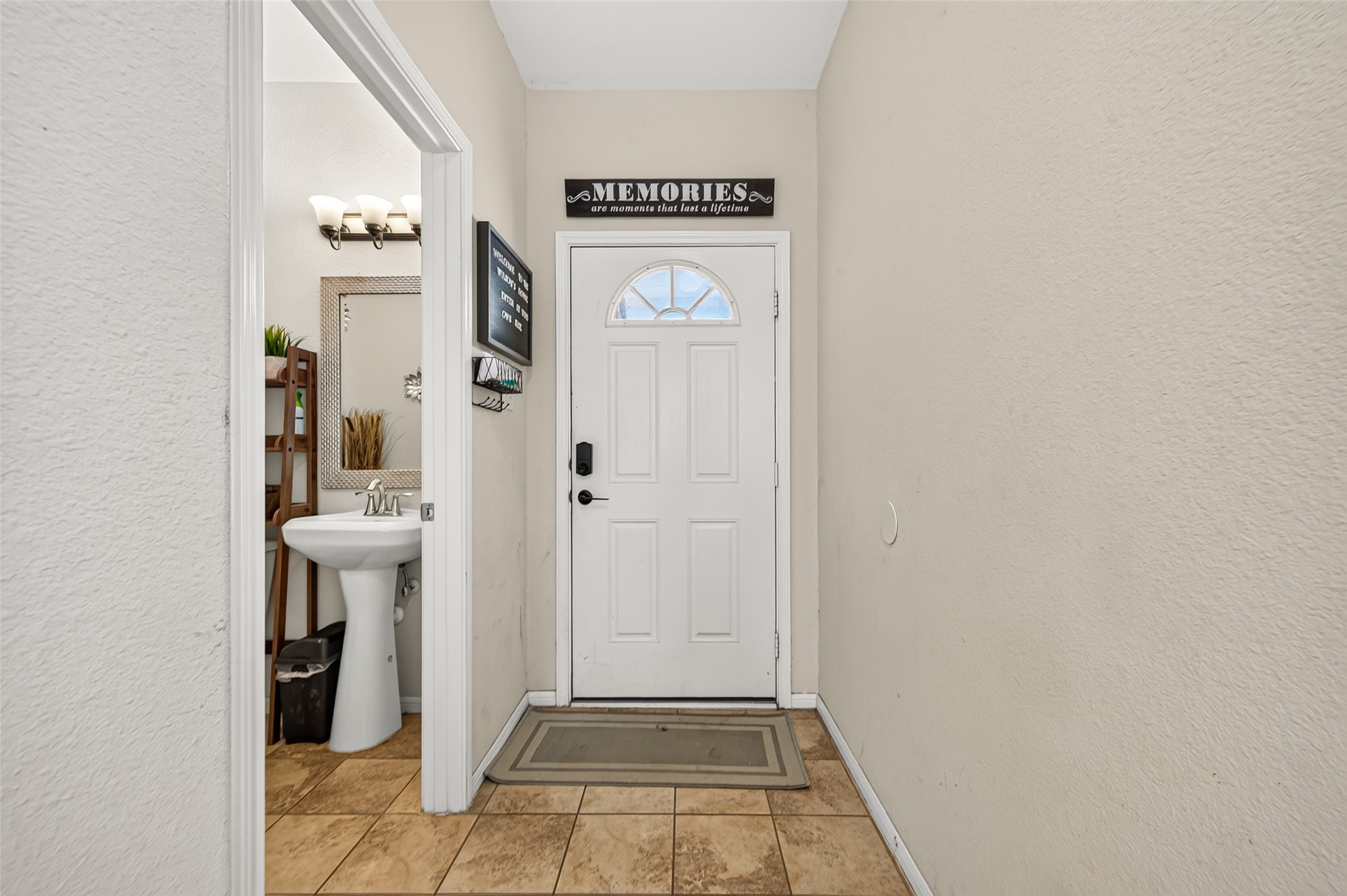 13526 Vista De Oro Street Property Photo 6