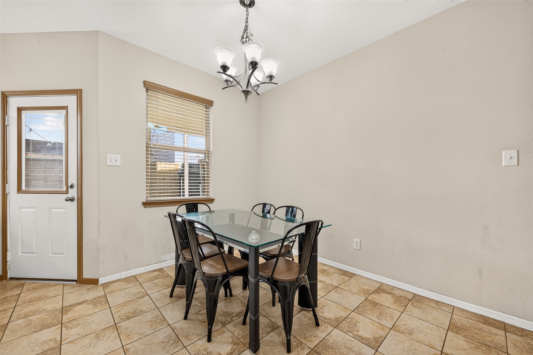13526 Vista De Oro Street Property Photo 13
