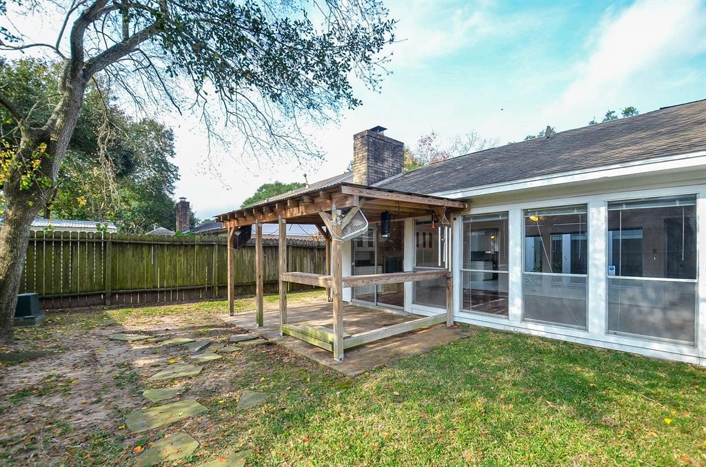 15815 Boulder Oaks Drive Property Photo 2
