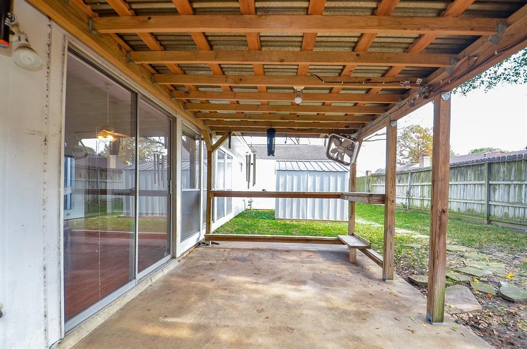 15815 Boulder Oaks Drive Property Photo 6