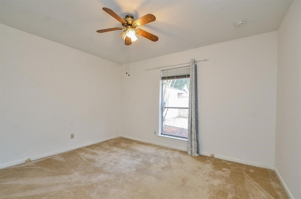 15815 Boulder Oaks Drive Property Photo 7