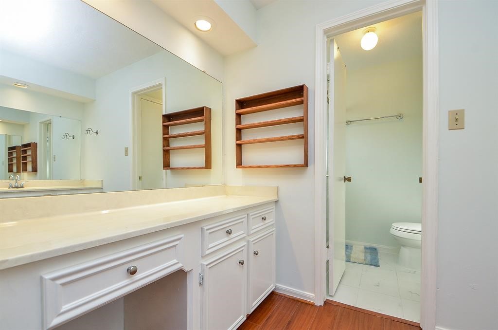 15815 Boulder Oaks Drive Property Photo 9