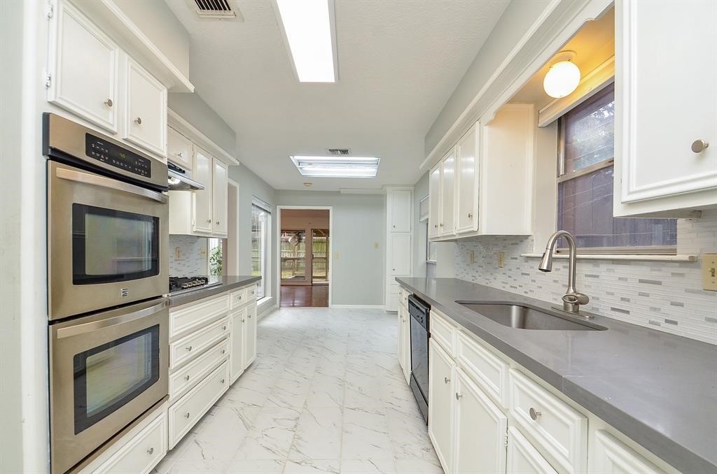 15815 Boulder Oaks Drive Property Photo 17