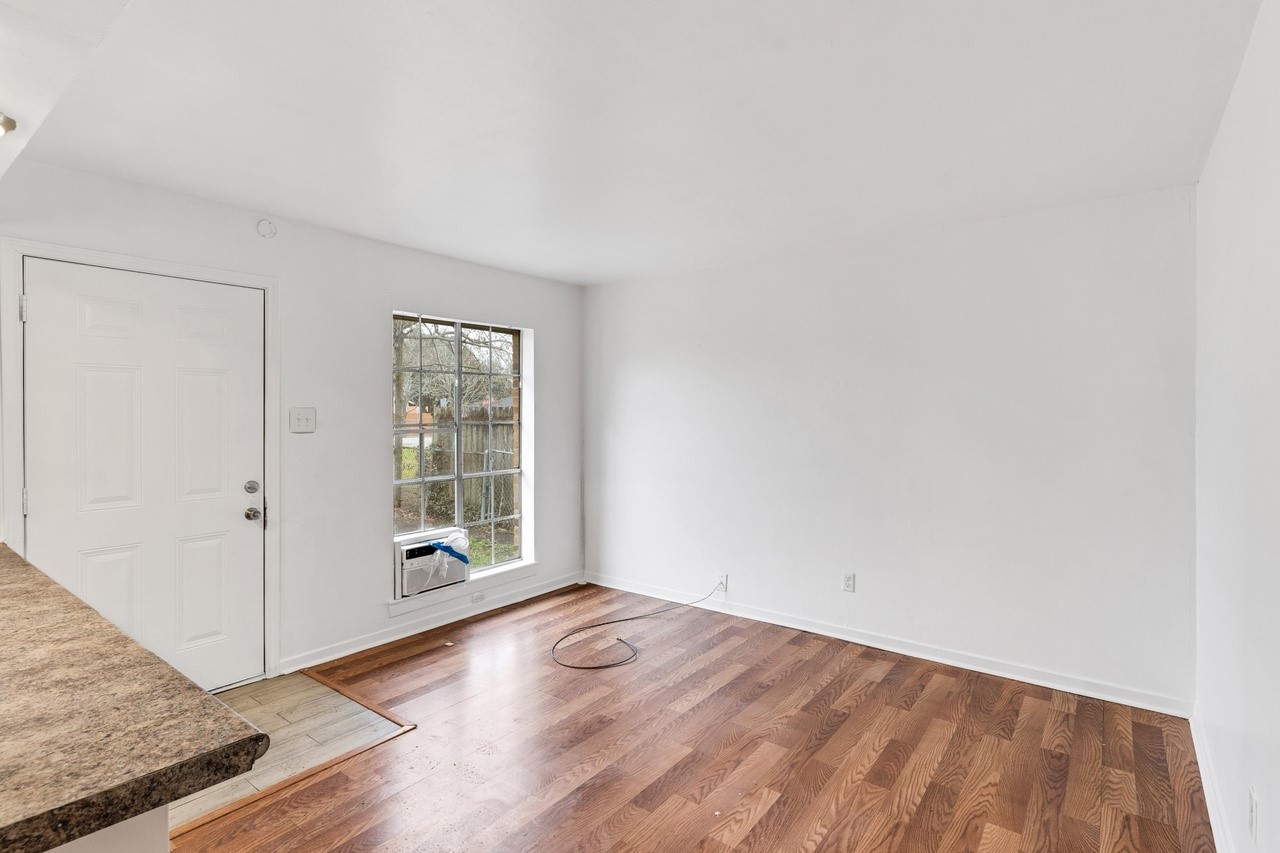 6815 Beachwood Street 4 Property Photo 5
