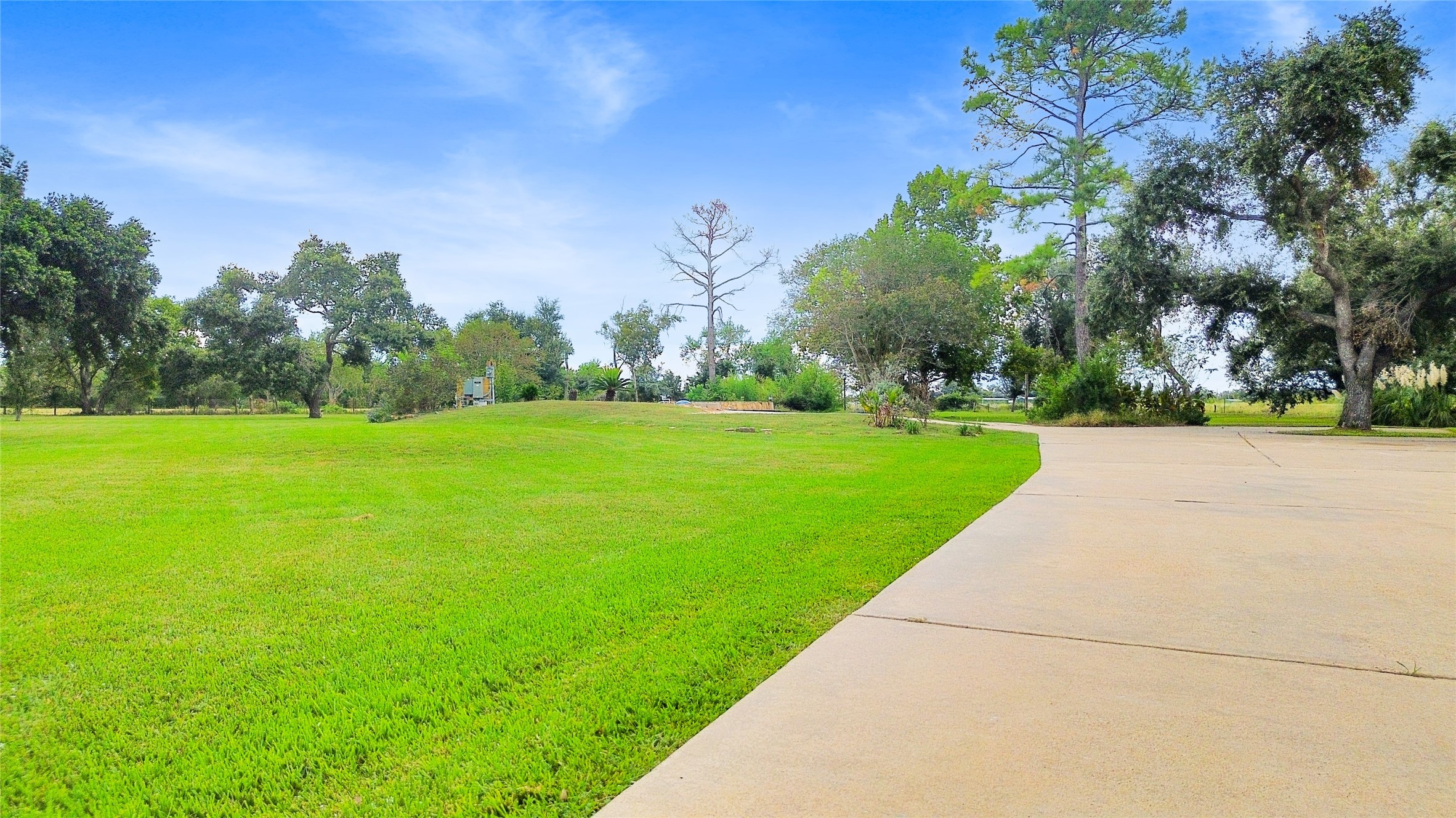 4003 Country Trails Street Property Photo 5