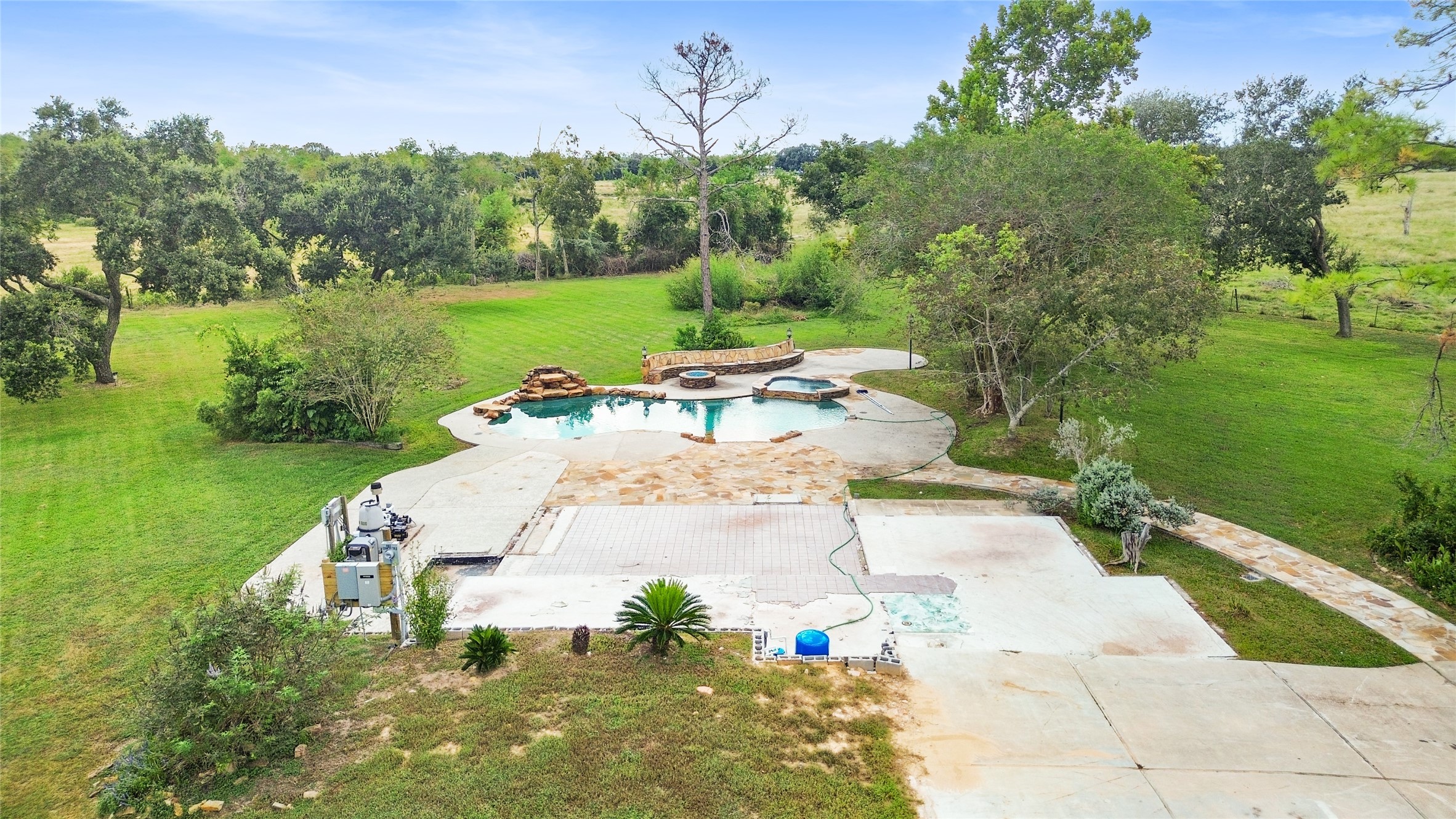 4003 Country Trails Street Property Photo 8