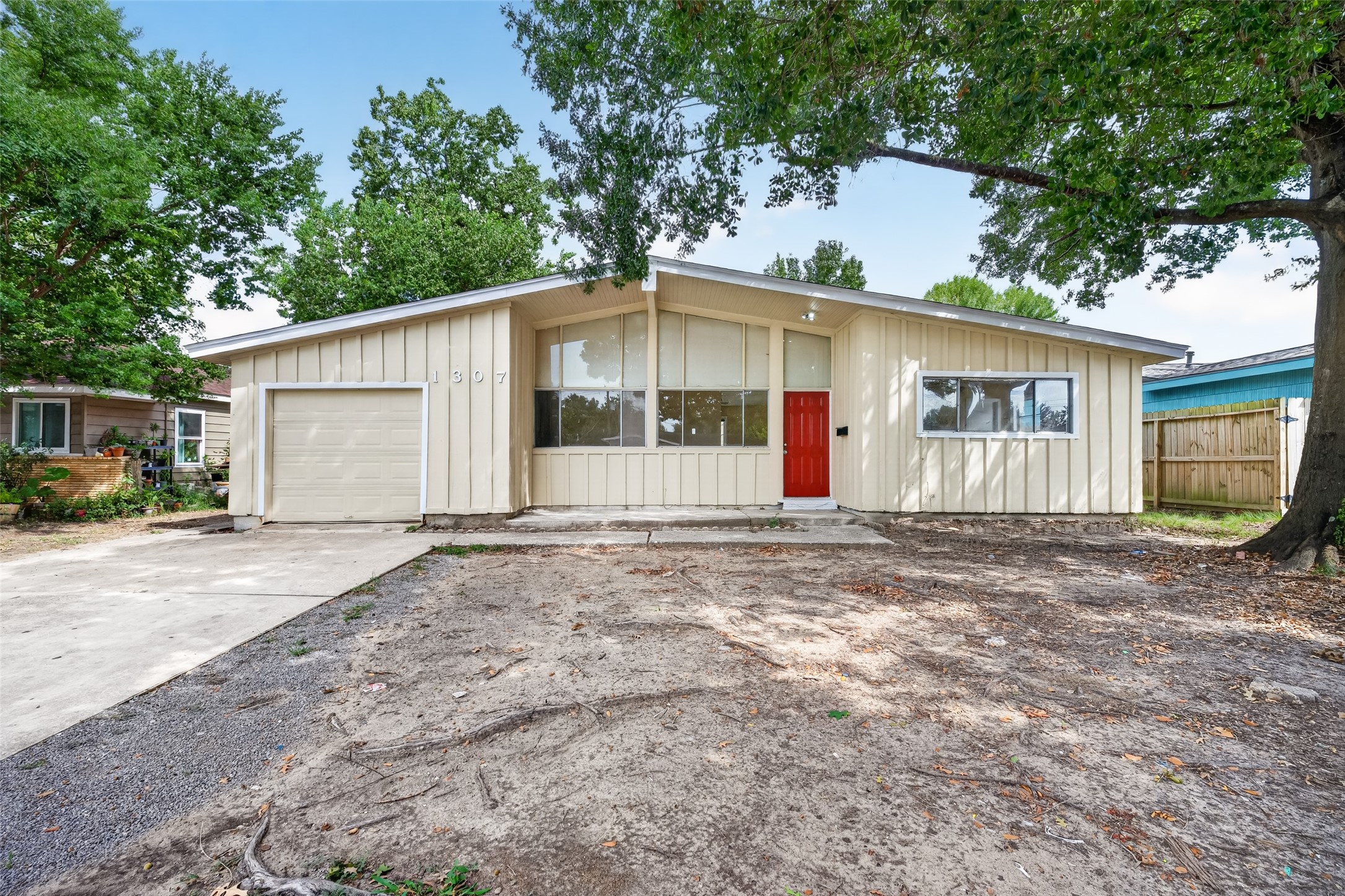 1307 Camden Road Property Photo 1