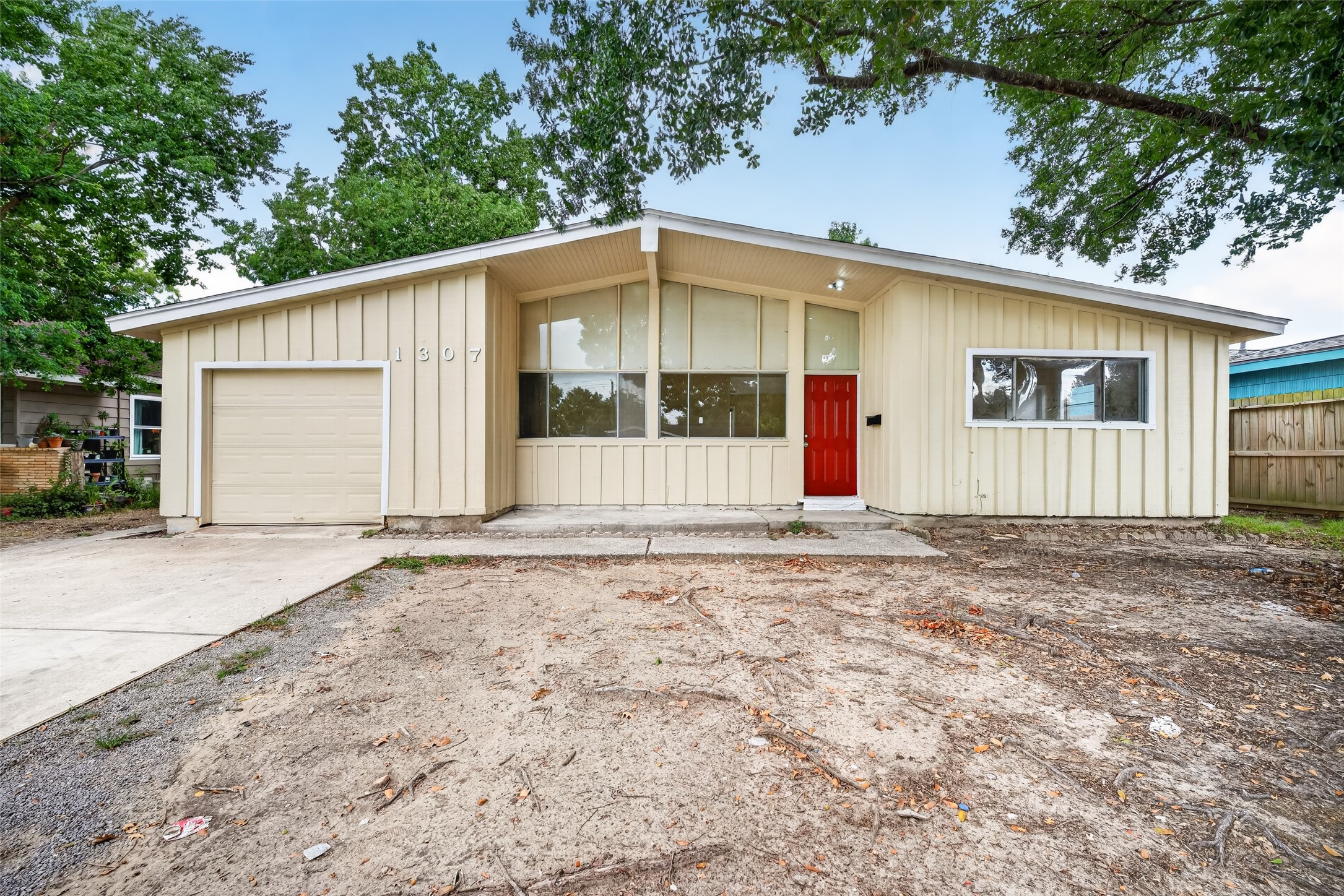 1307 Camden Road Property Photo 4