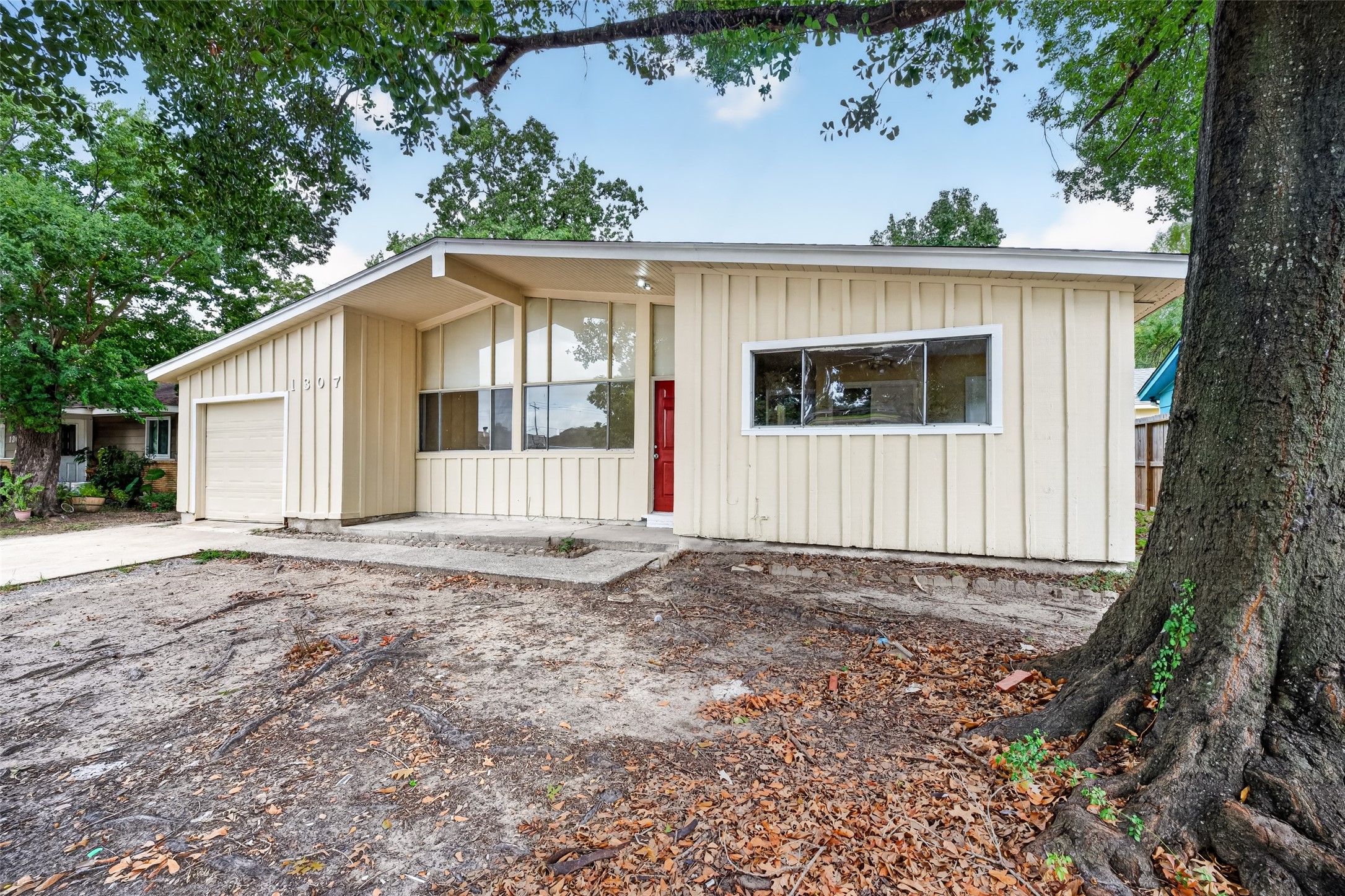 1307 Camden Road Property Photo 6