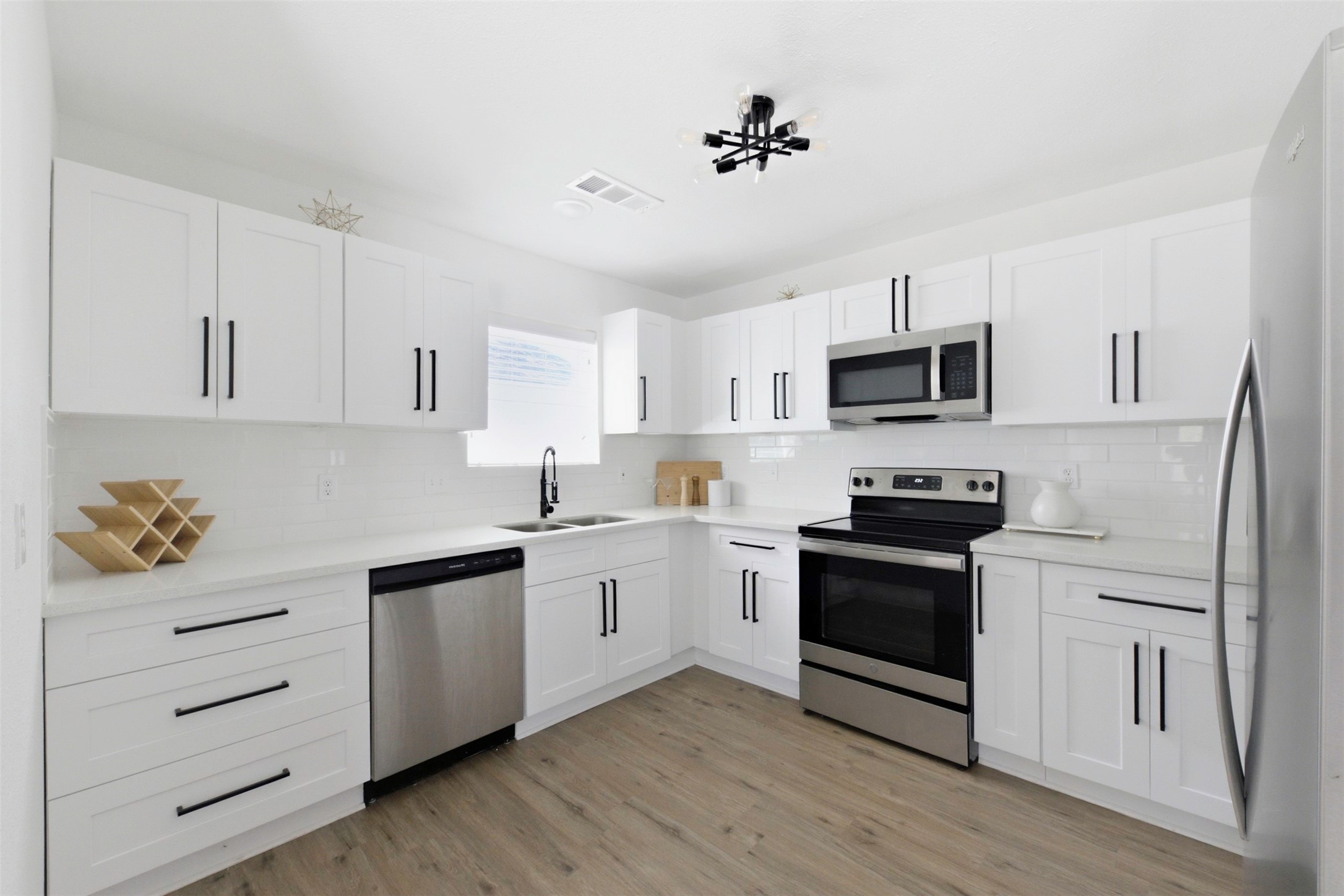 6211 Dumfries Drive Property Photo 17