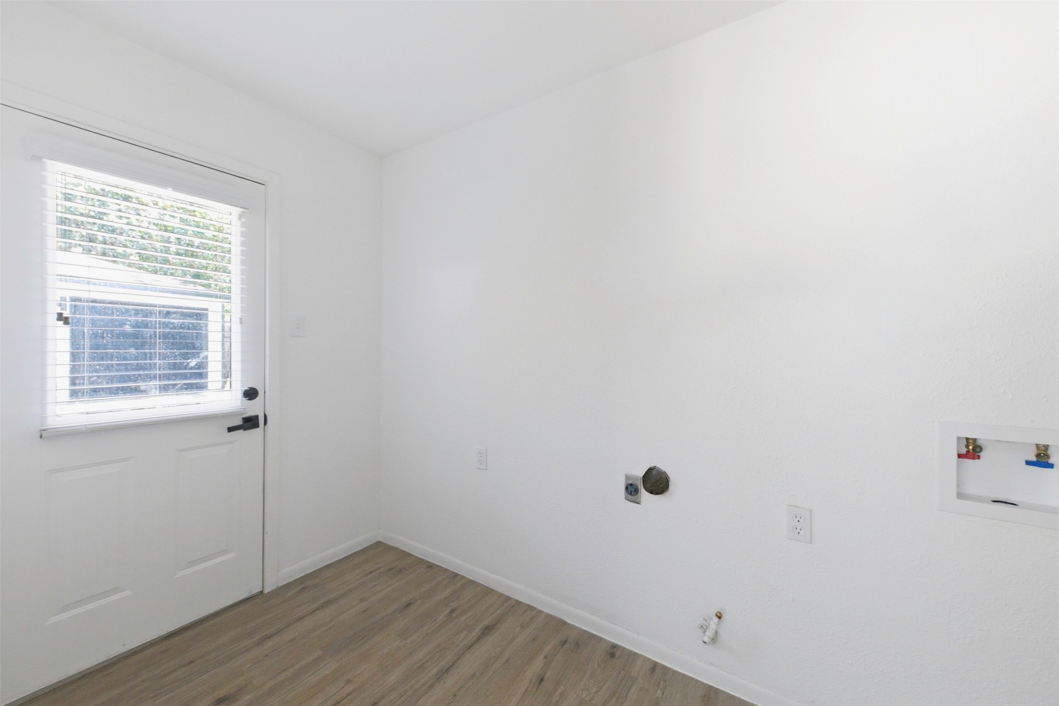 6211 Dumfries Drive Property Photo 23