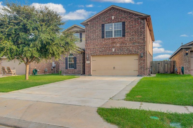 1835 Garnet Breeze Drive Property Photo 2