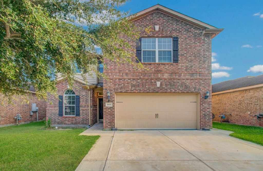 1835 Garnet Breeze Drive Property Photo 3