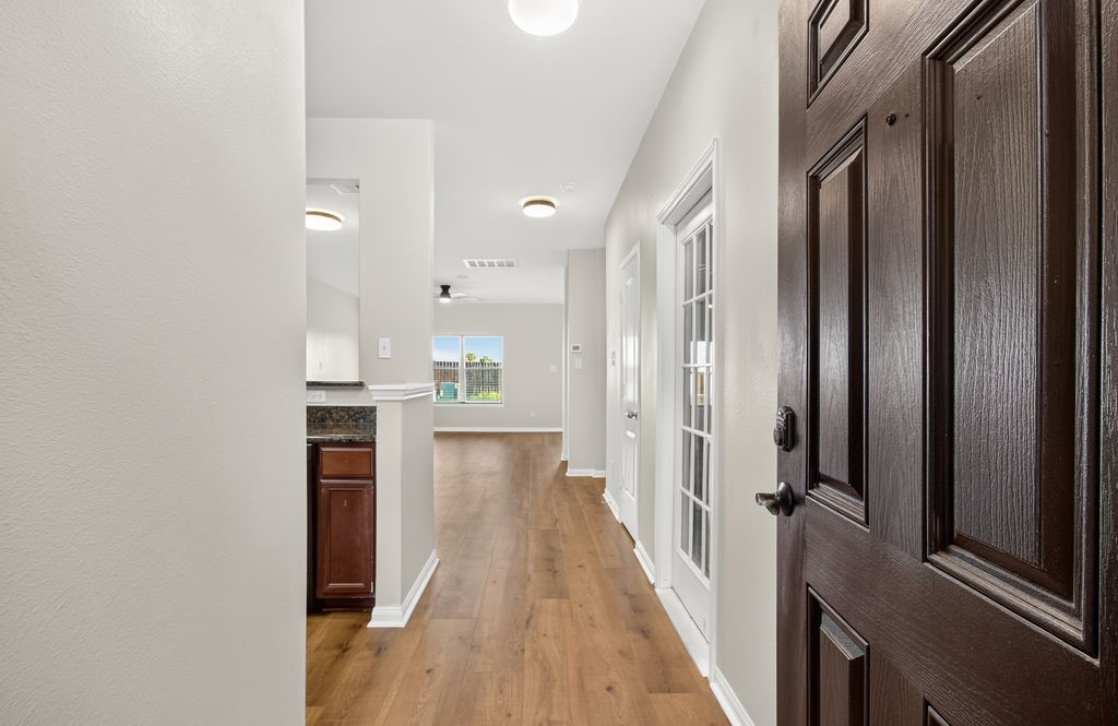 1835 Garnet Breeze Drive Property Photo 6