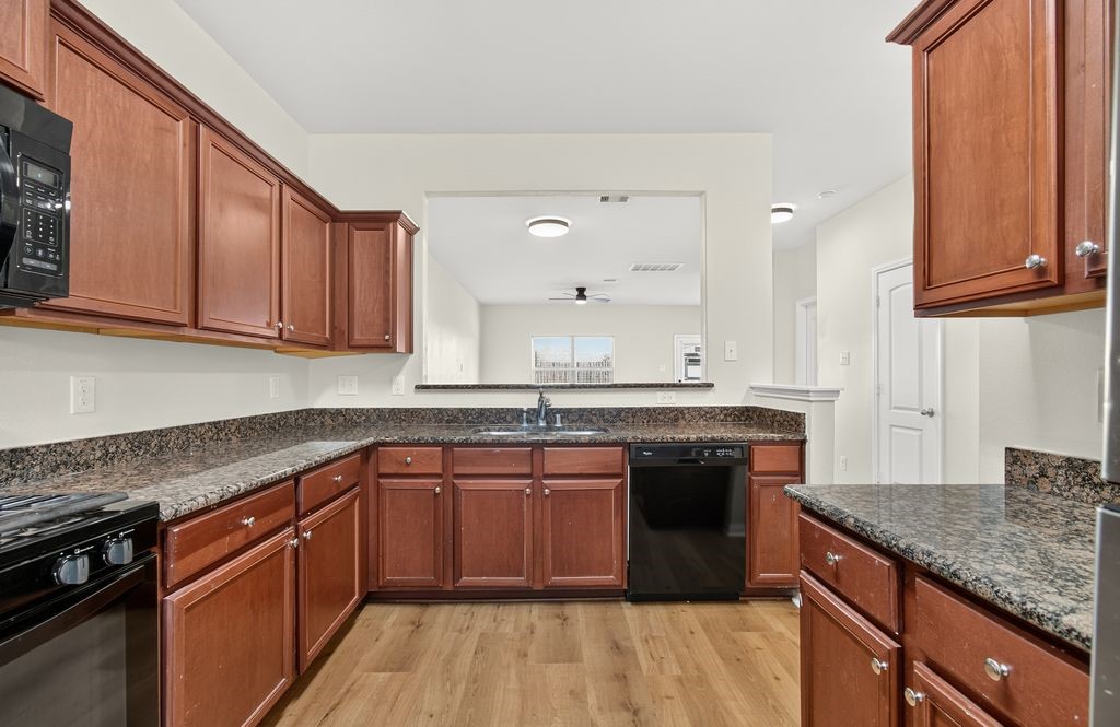 1835 Garnet Breeze Drive Property Photo 8