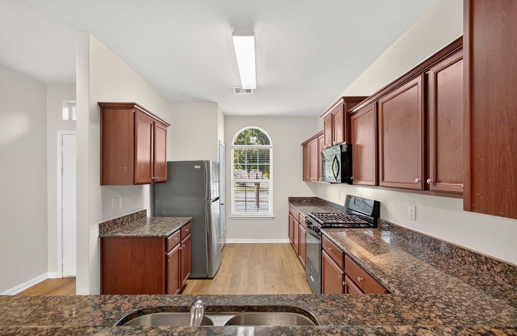 1835 Garnet Breeze Drive Property Photo 10