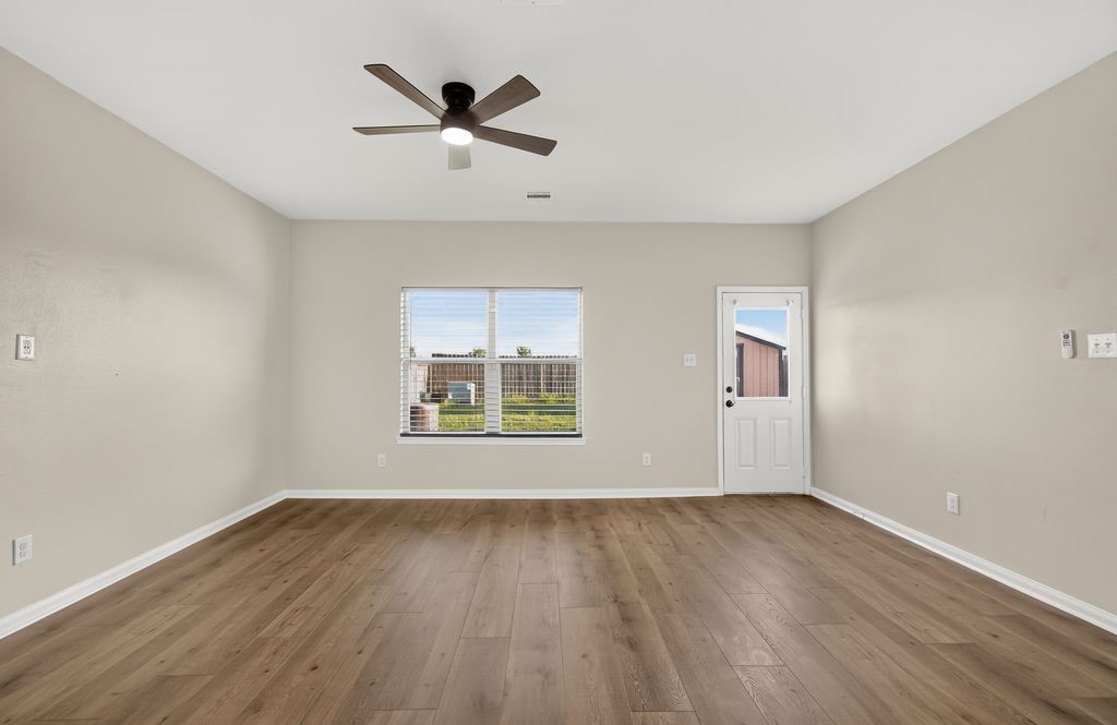 1835 Garnet Breeze Drive Property Photo 15