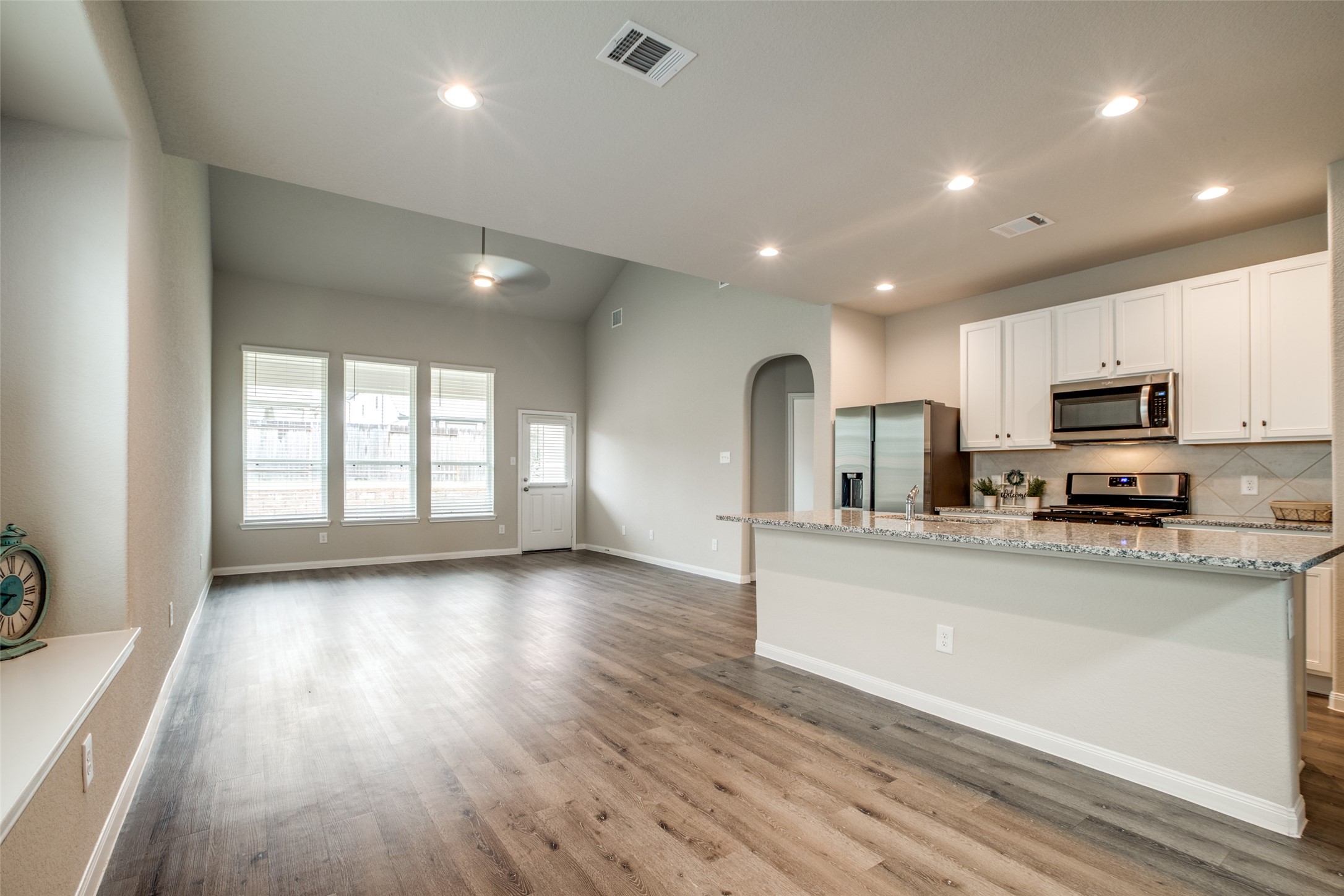 3649 Cub Drive Property Photo 4