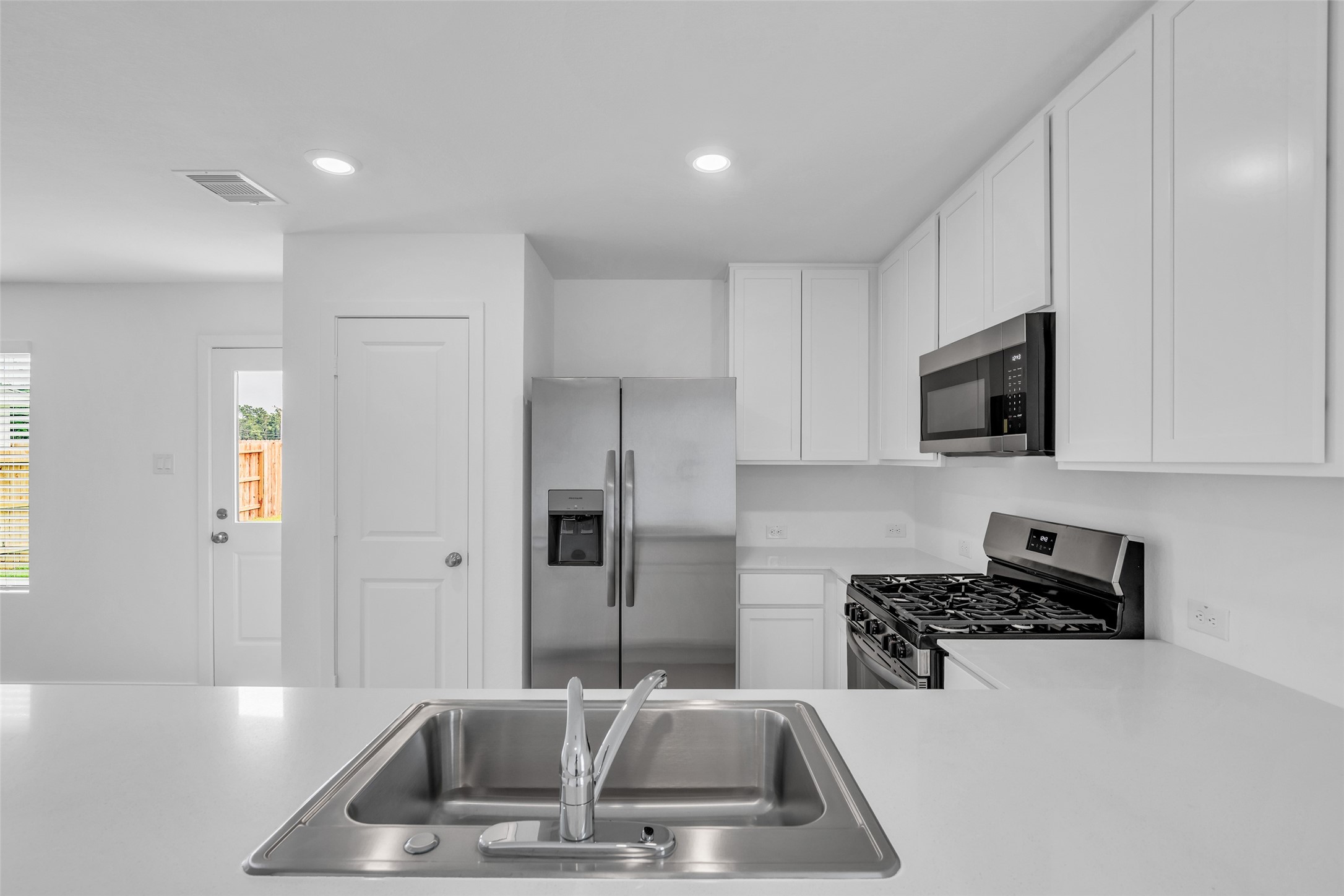 254 Farray Forest Property Photo 4