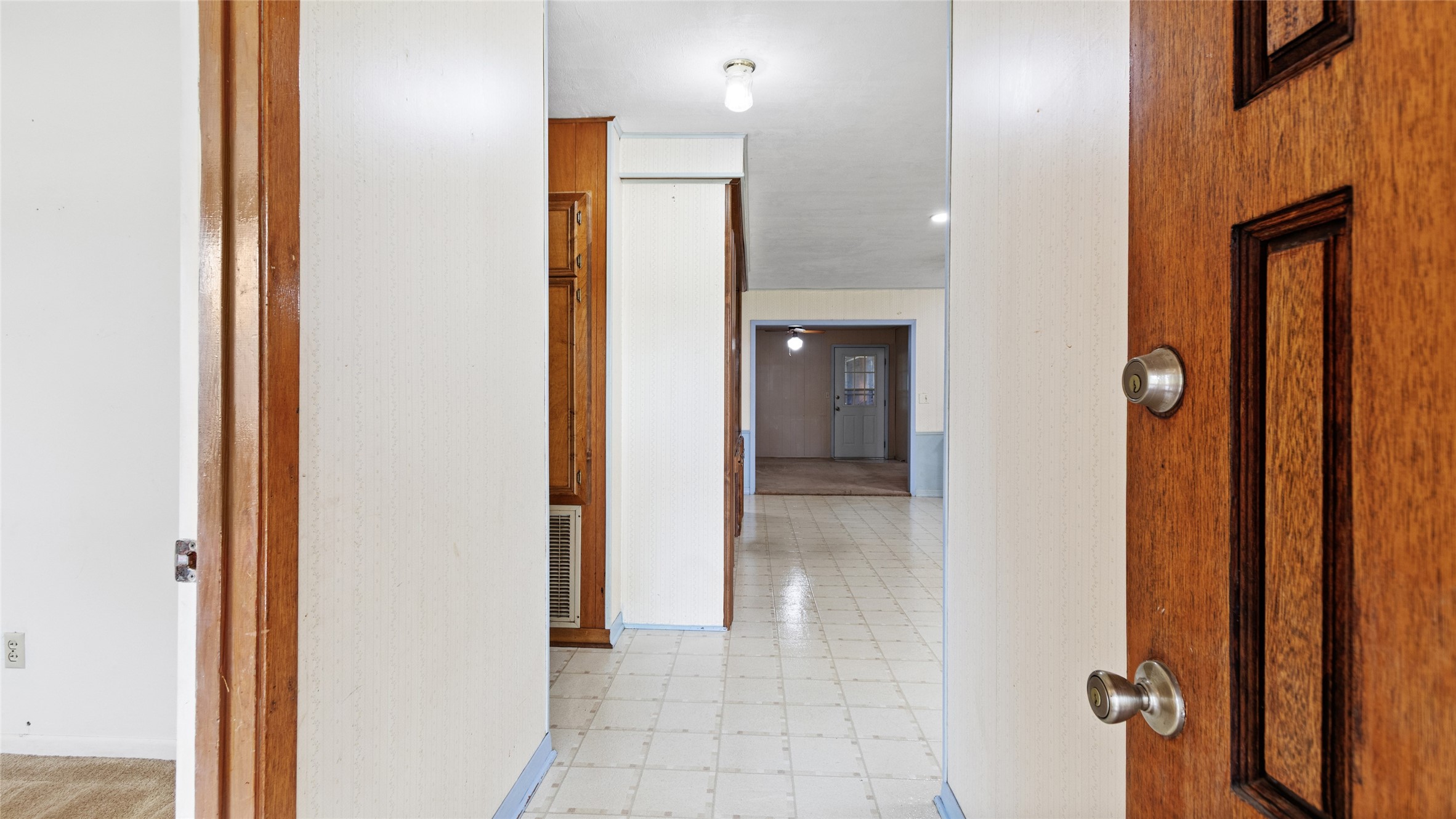 215 Lakeview Lane Property Photo 11