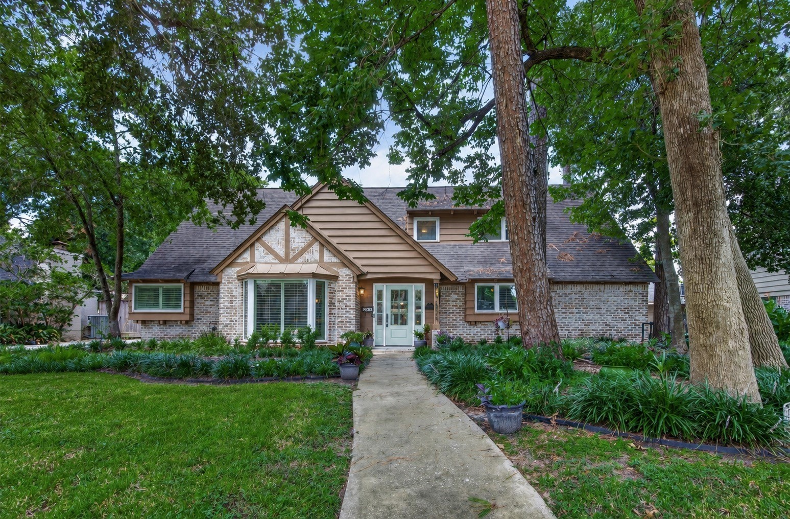 13506 Apple Tree Road Property Photo 1