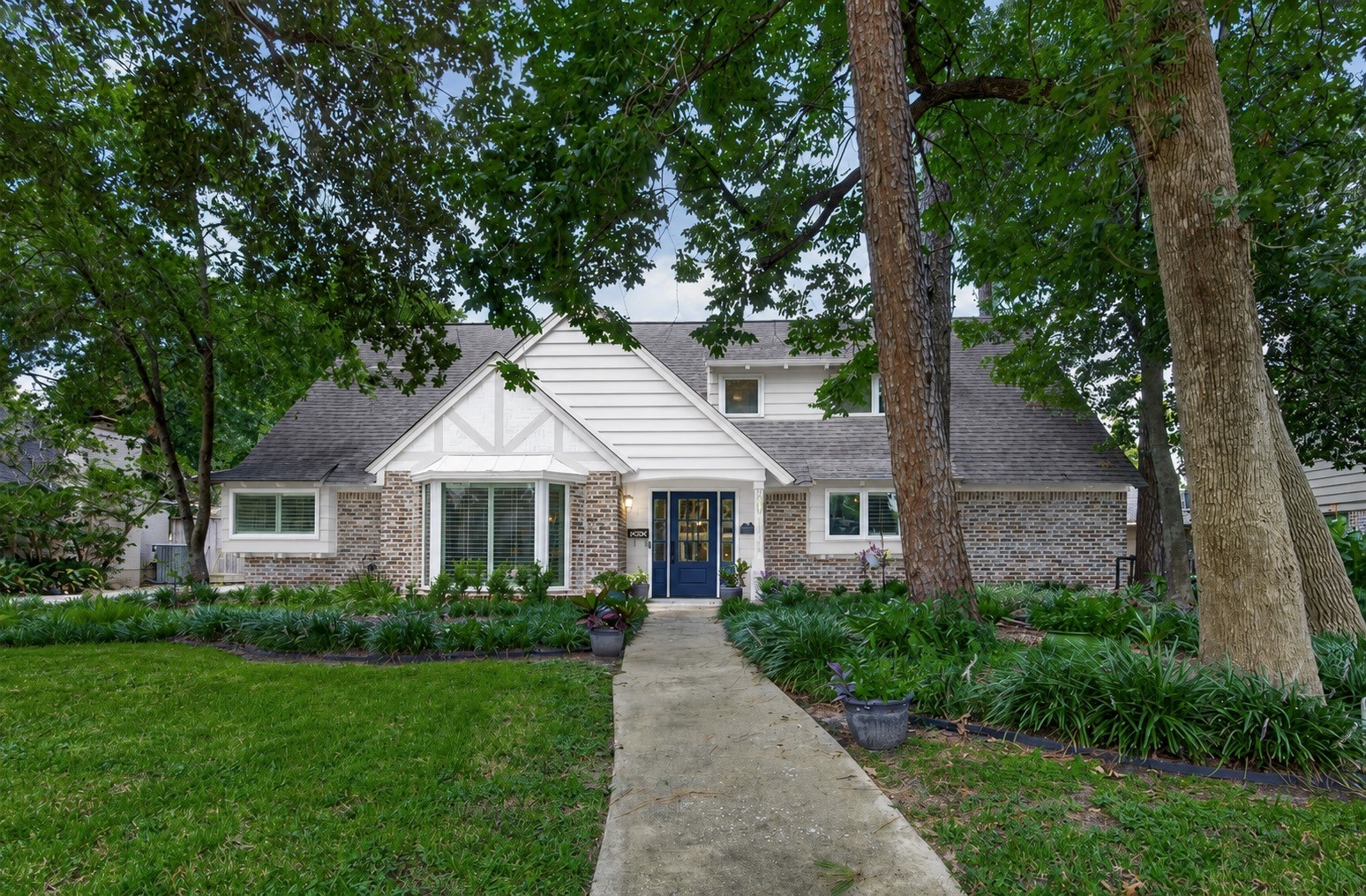 13506 Apple Tree Road Property Photo 2