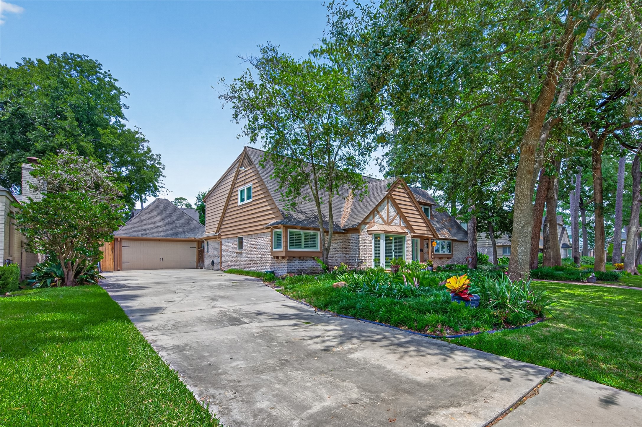 13506 Apple Tree Road Property Photo 3