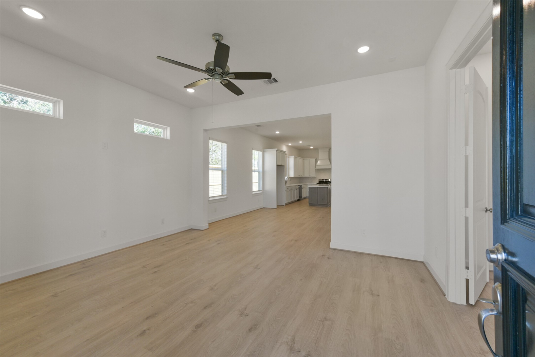 2503 S Houston Avenue Property Photo 4