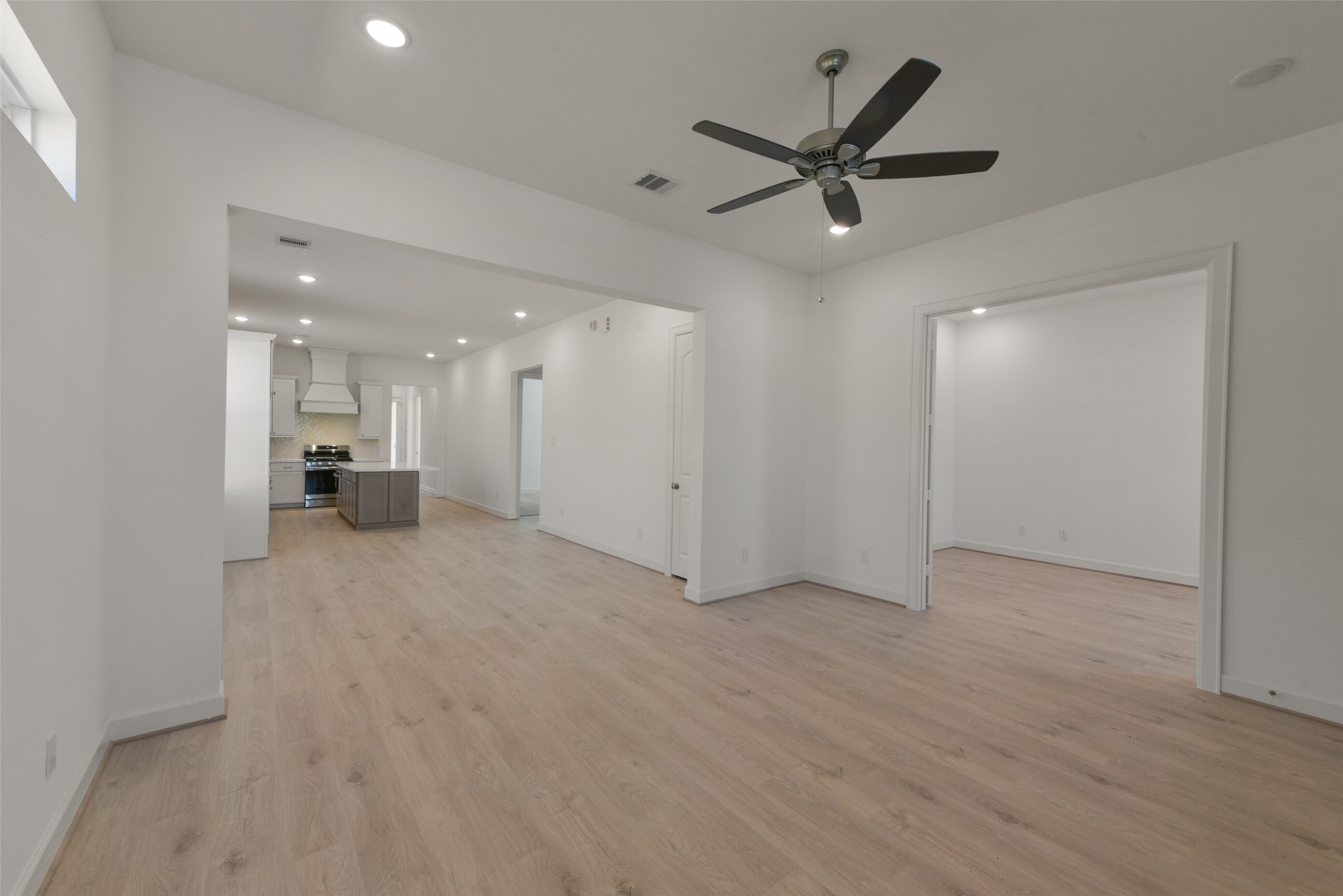 2503 S Houston Avenue Property Photo 5