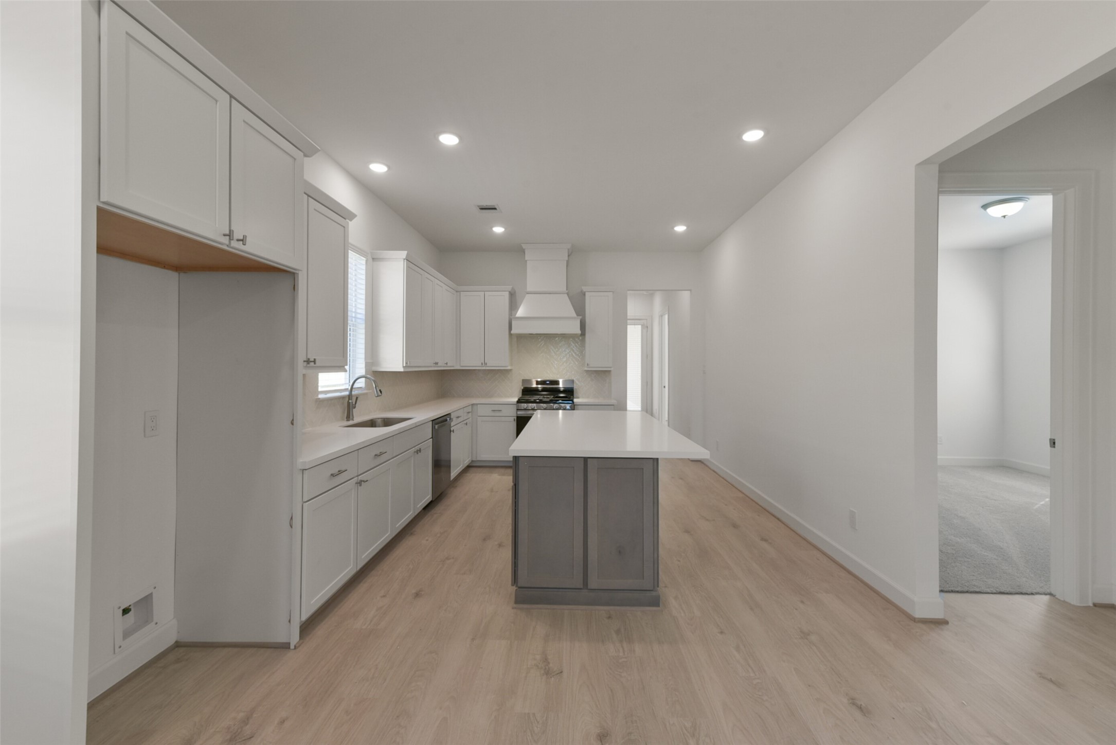 2503 S Houston Avenue Property Photo 7