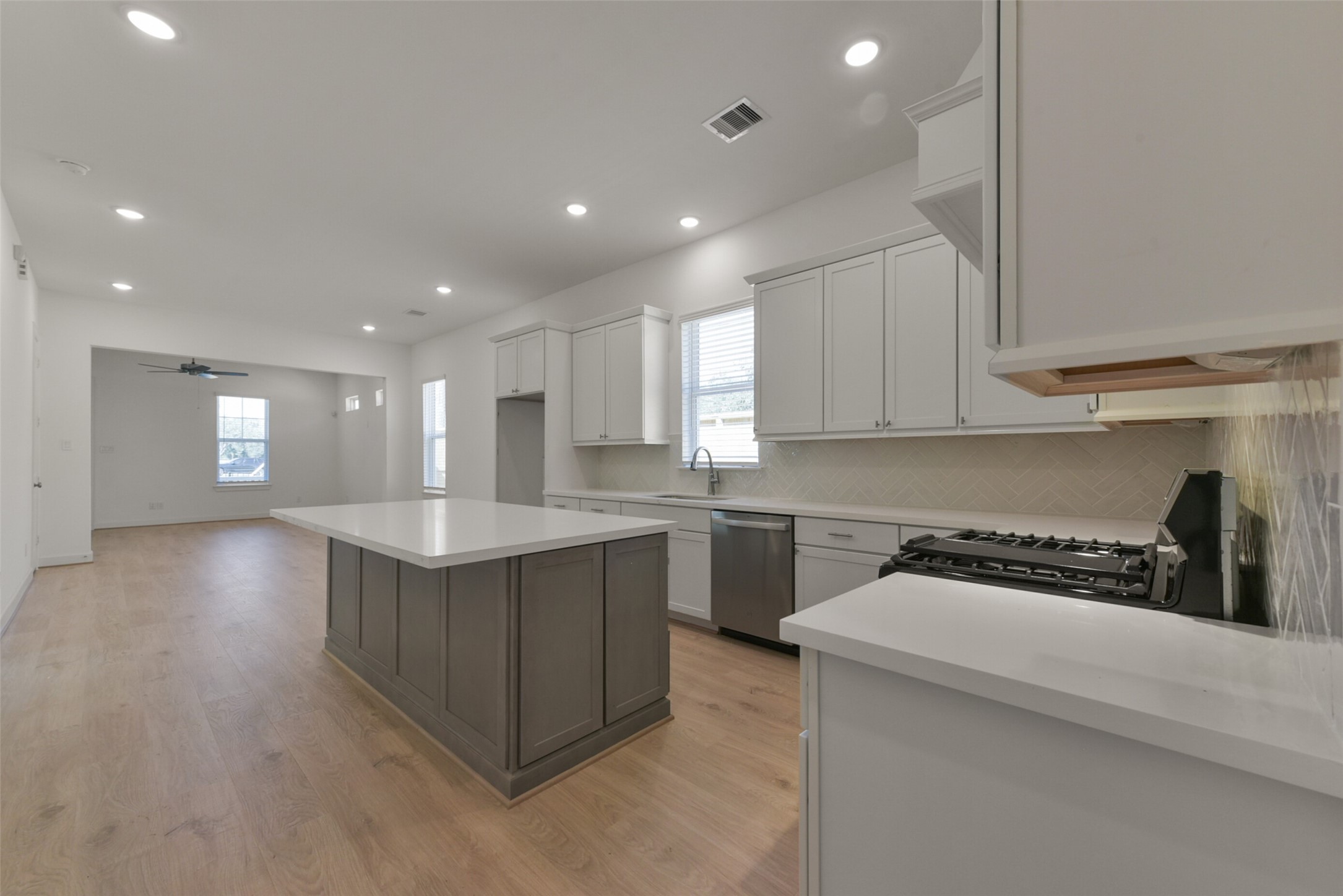 2503 S Houston Avenue Property Photo 9
