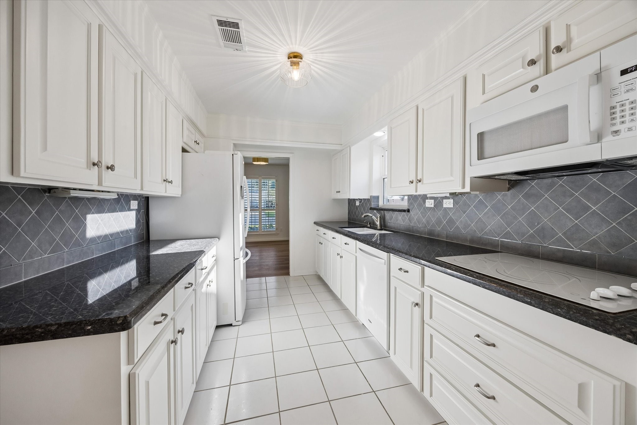 10614 Longmont Drive Property Photo 15
