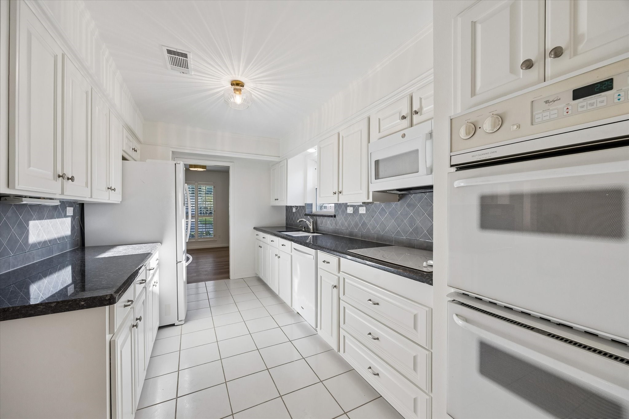 10614 Longmont Drive Property Photo 16