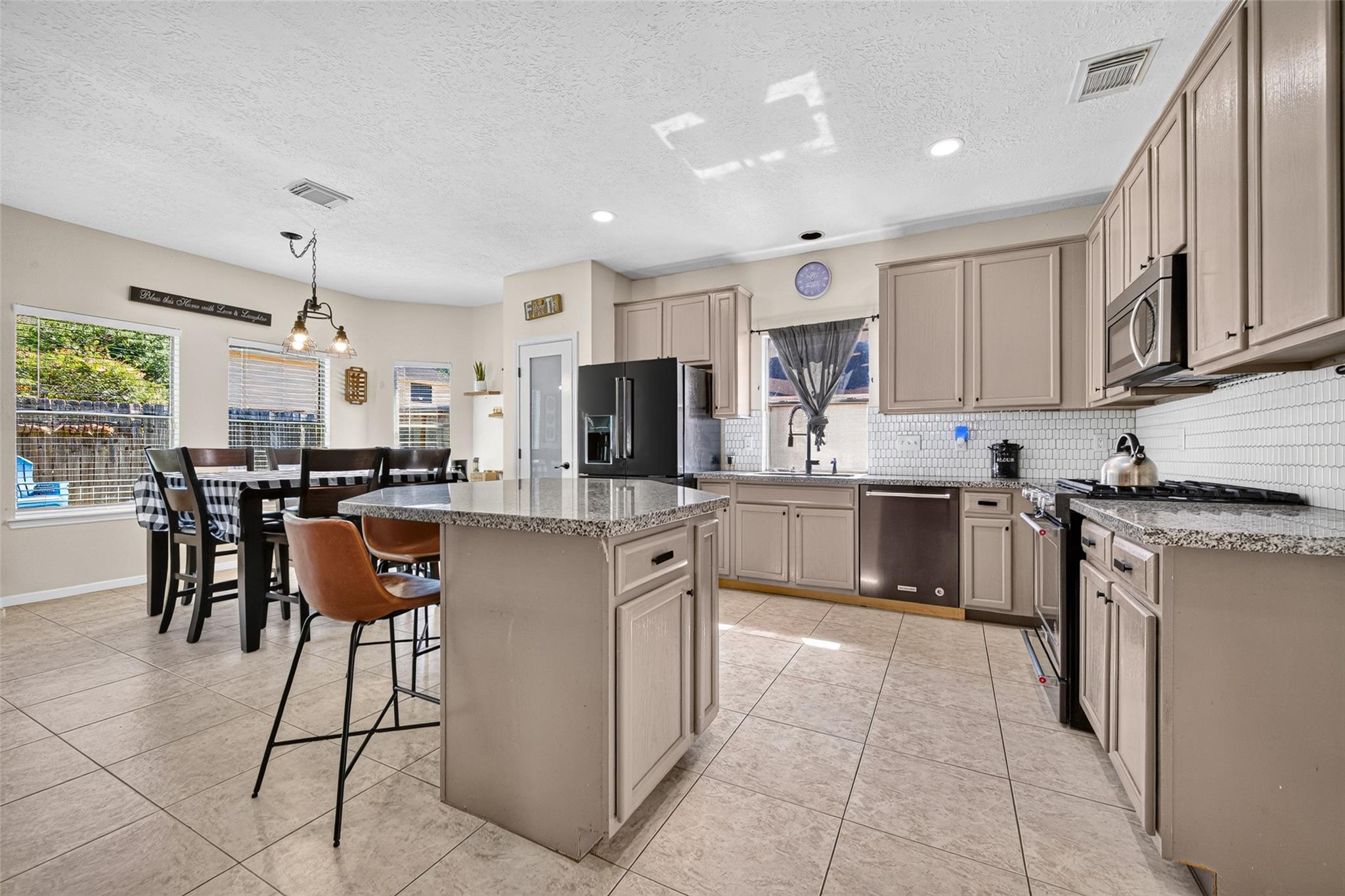5111 Scottline Drive Property Photo 16