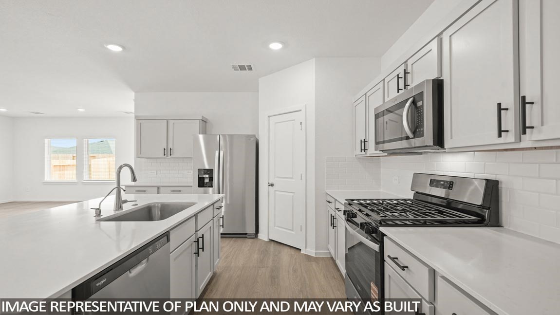 16799 Country Roots Avenue Property Photo 3
