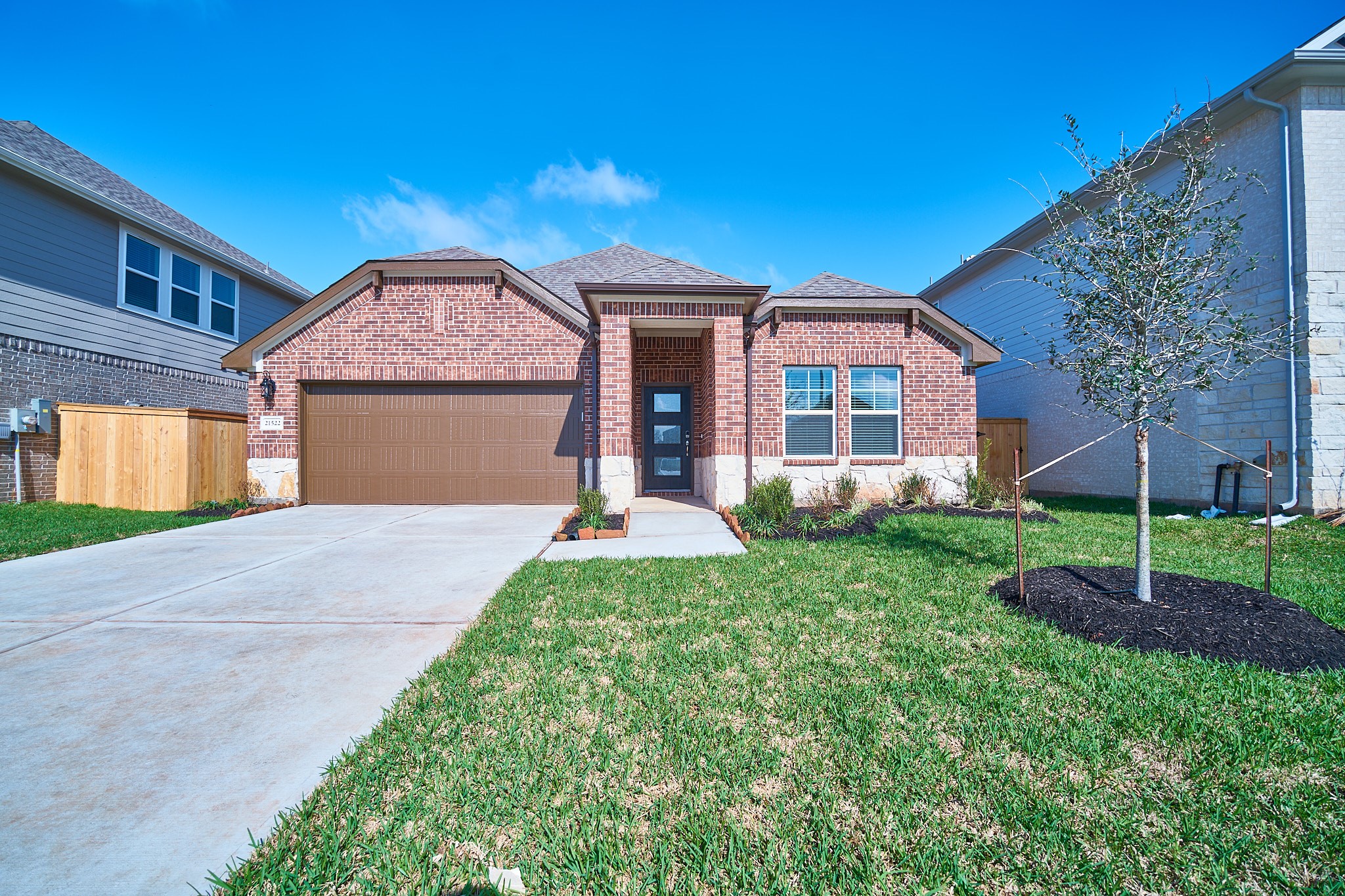 21522 Iron Oak Lane Property Photo 2