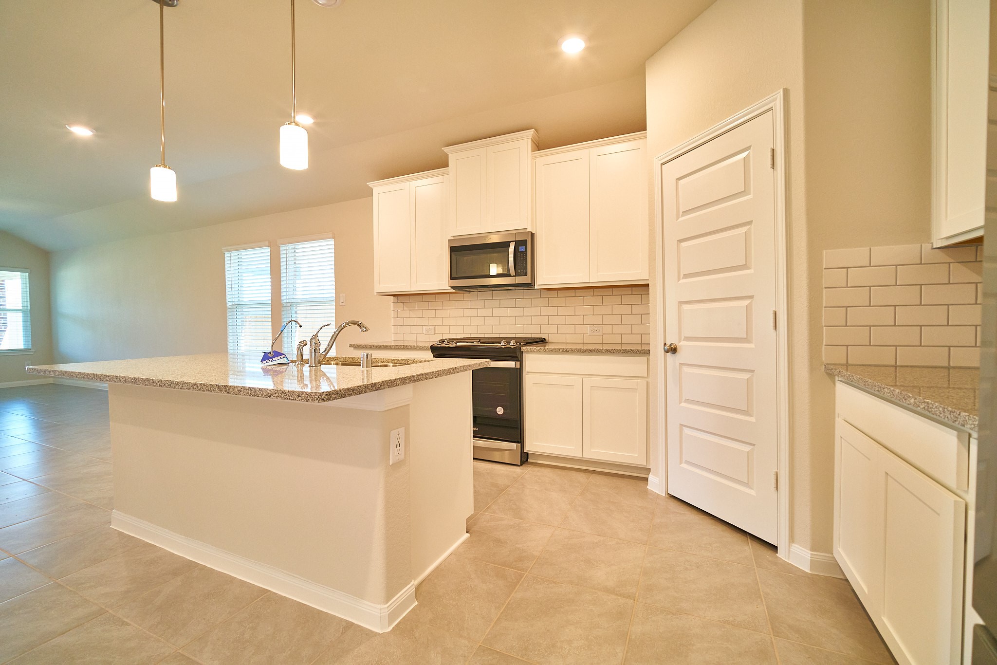 21522 Iron Oak Lane Property Photo 6