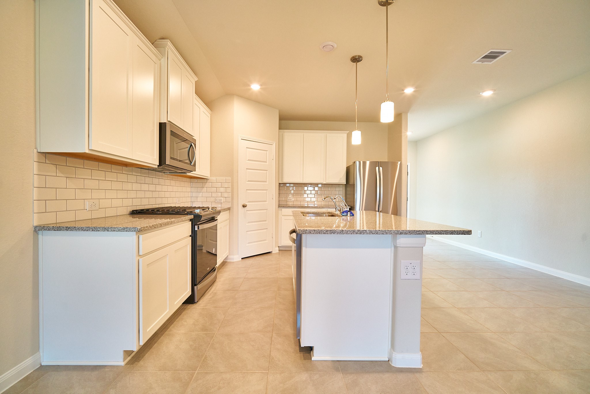 21522 Iron Oak Lane Property Photo 8