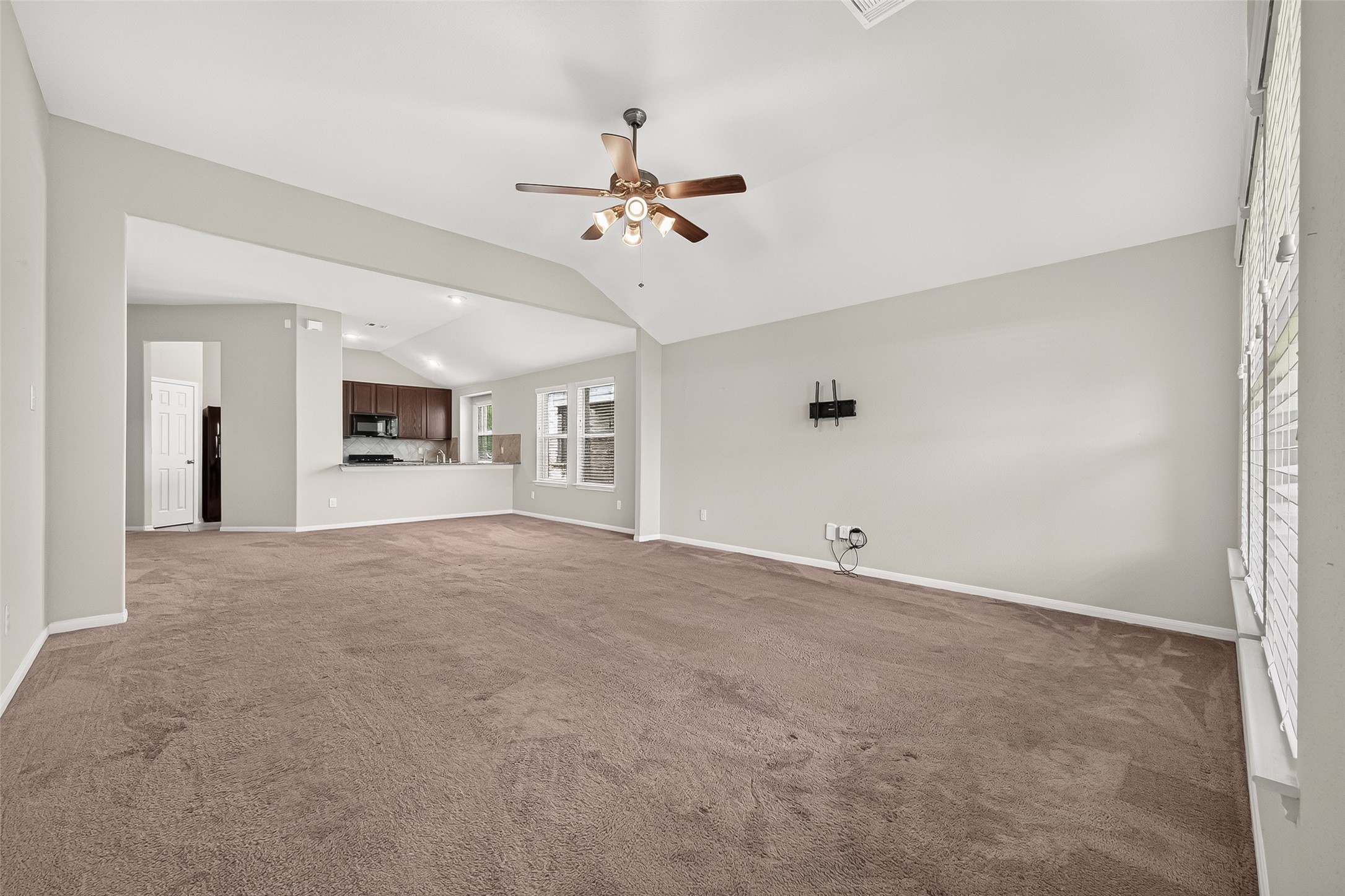 2703 Fawn Mountain Drive Property Photo 10