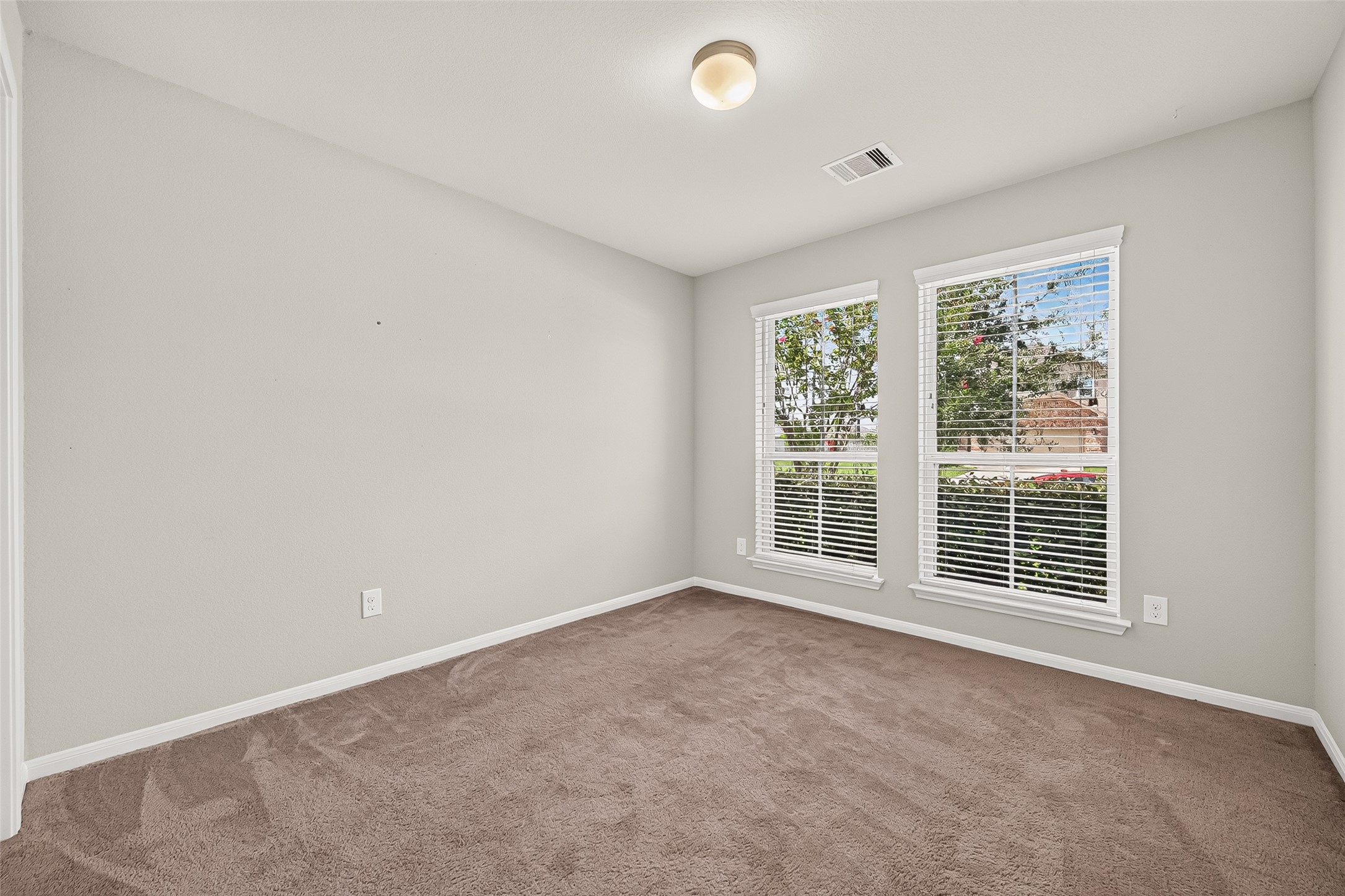 2703 Fawn Mountain Drive Property Photo 17