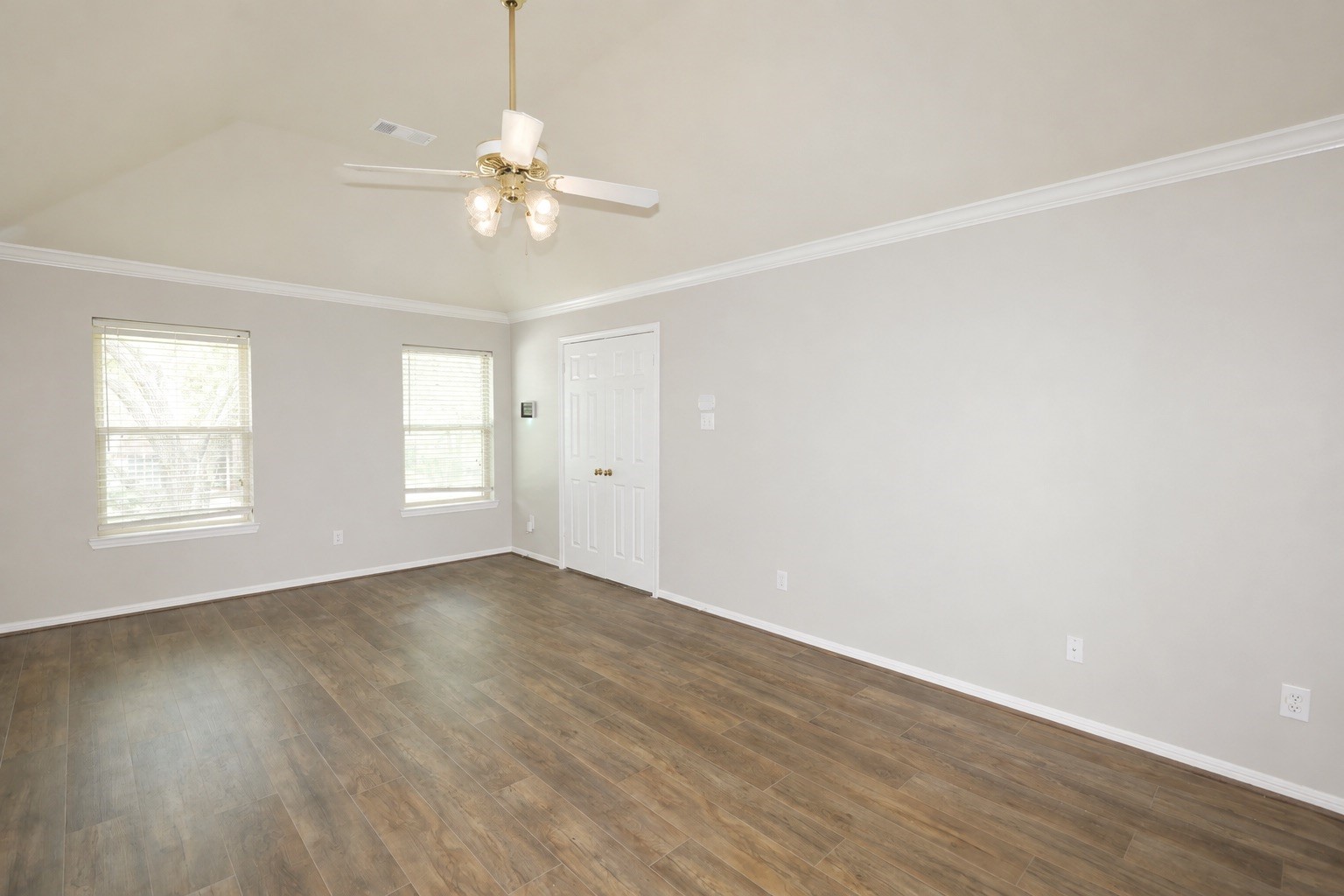 7014 Morningside Drive Property Photo 10
