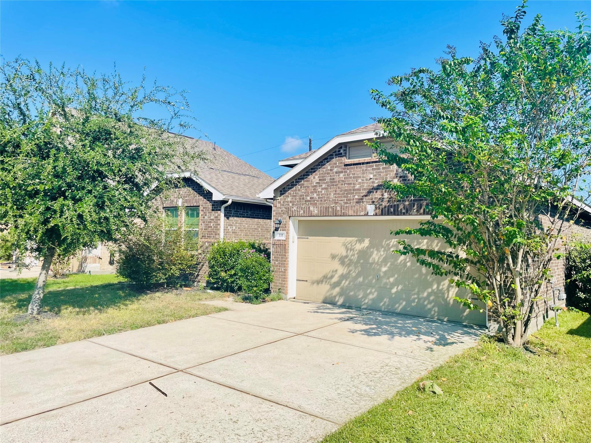 335 American Black Bear Drive, Crosby Tx 77532 Property Photo 2